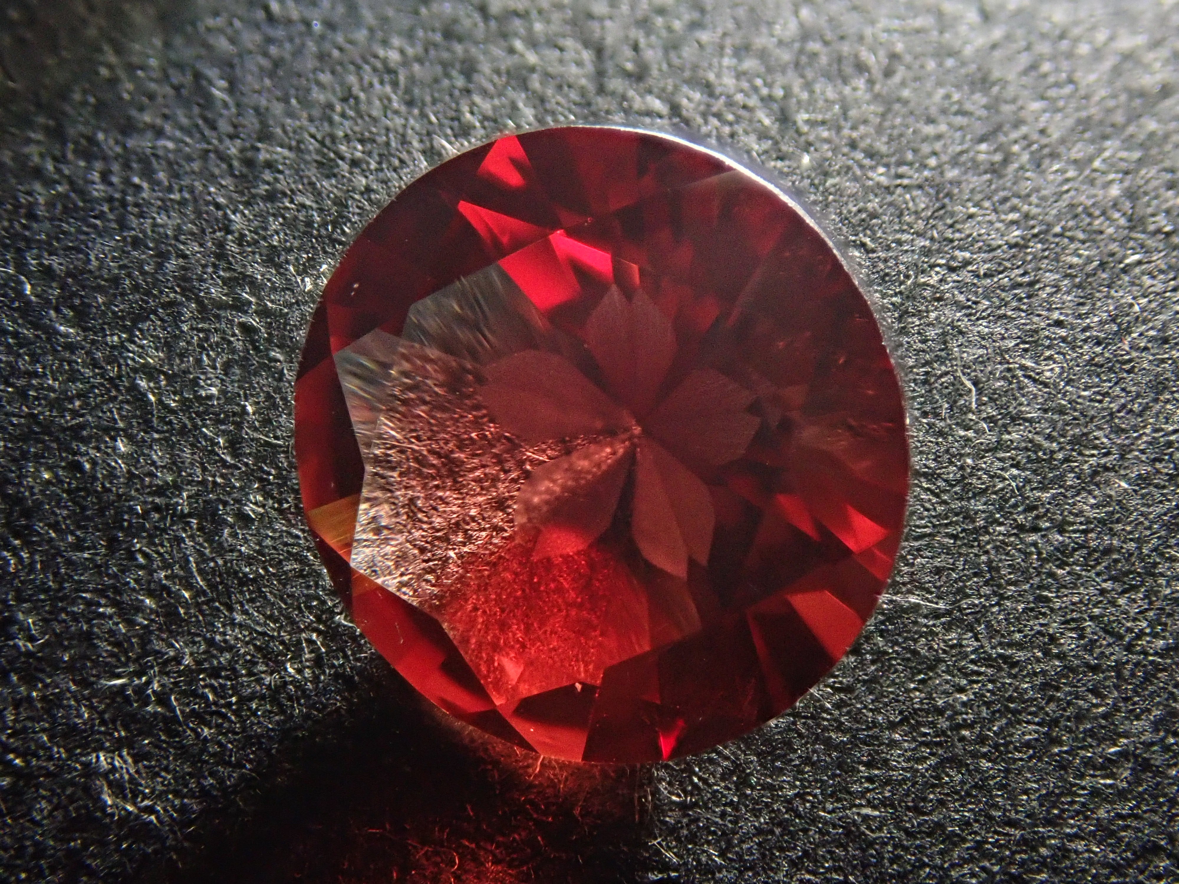 【櫻花內切】藏式安山石 8.0毫米/1.366克拉裸石