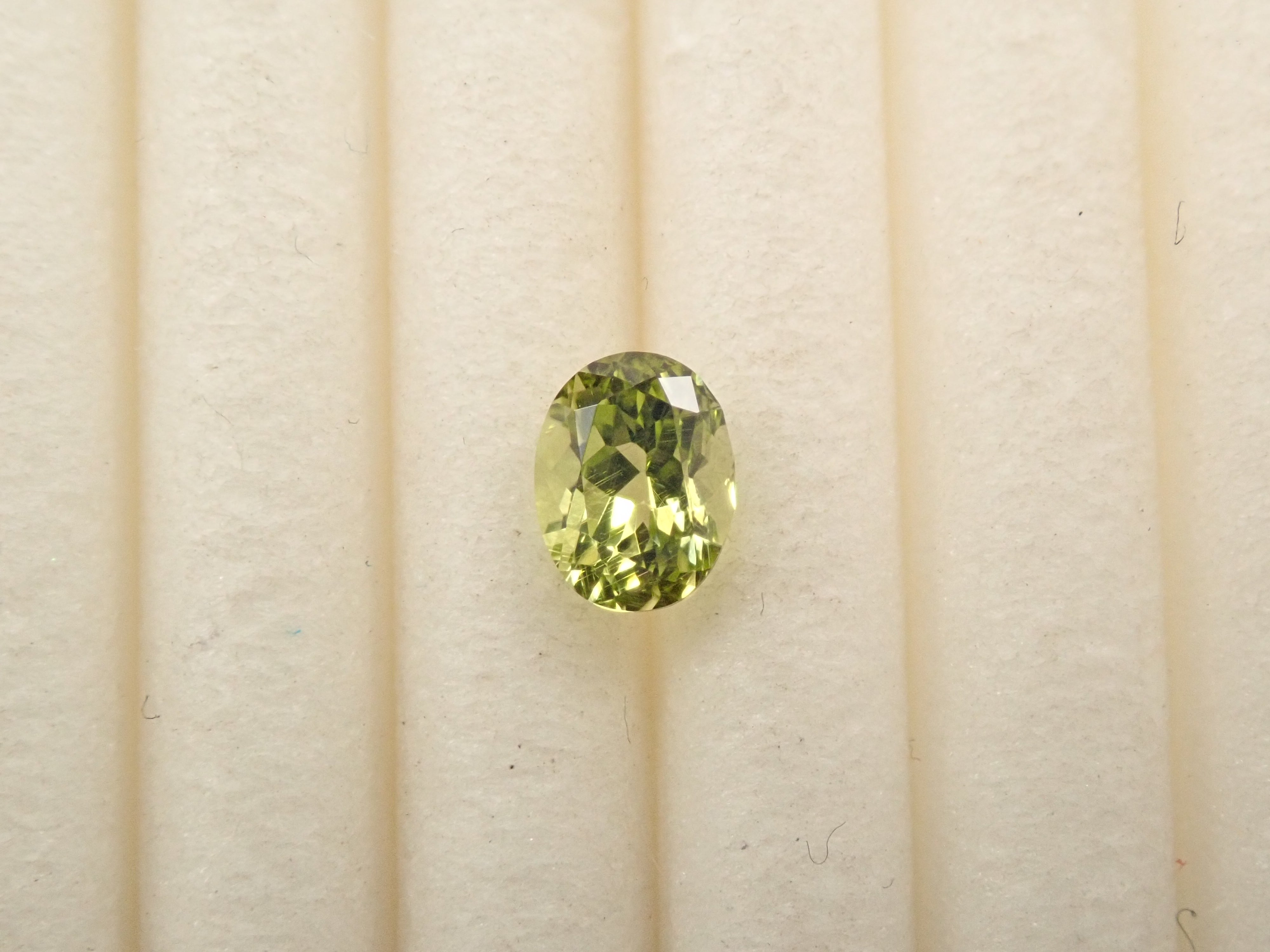 【1/5 22時販売】パラサイティックペリドット 0.241ctルース 日独鑑