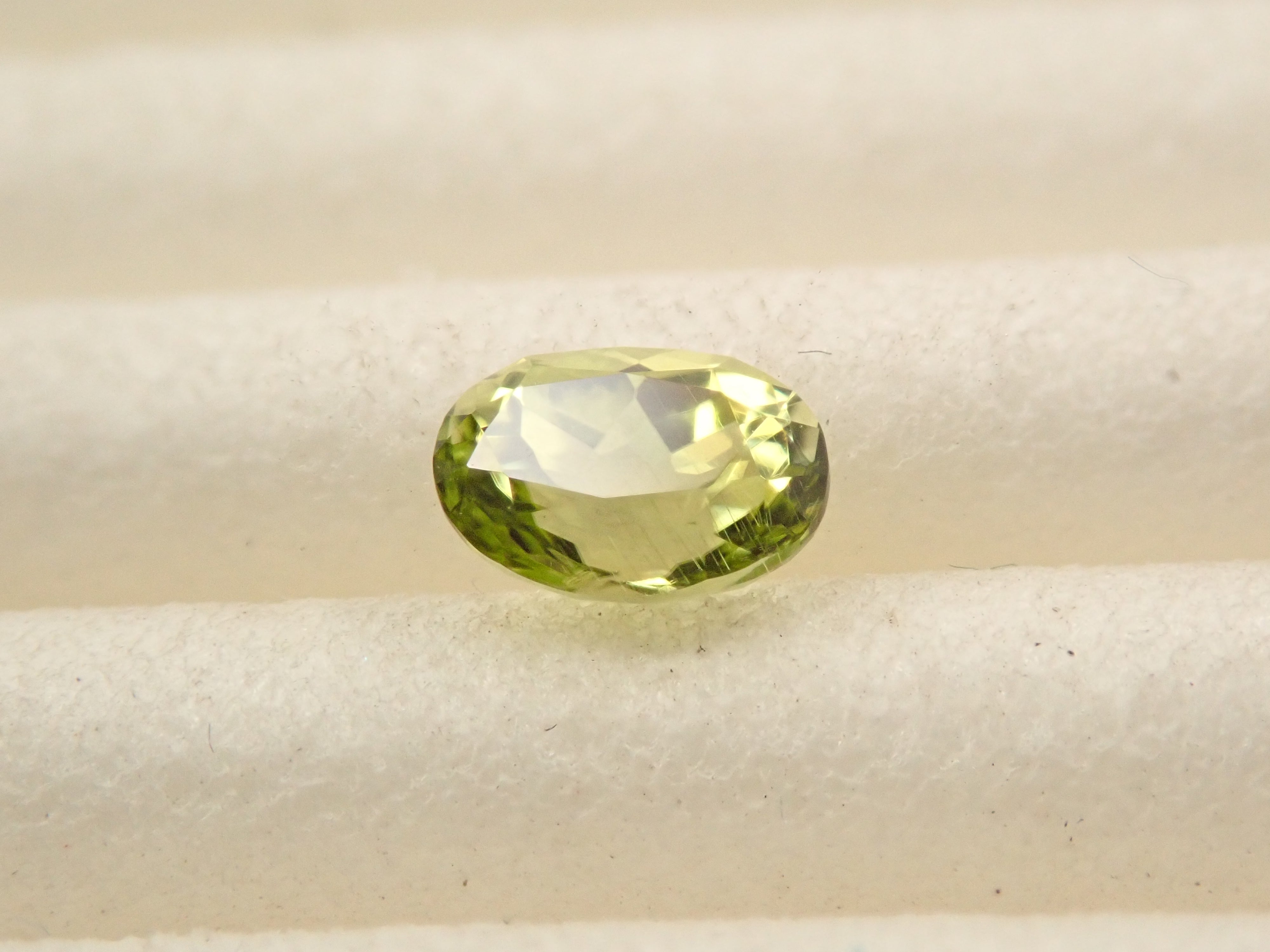 【1/5 22時販売】パラサイティックペリドット 0.241ctルース 日独鑑