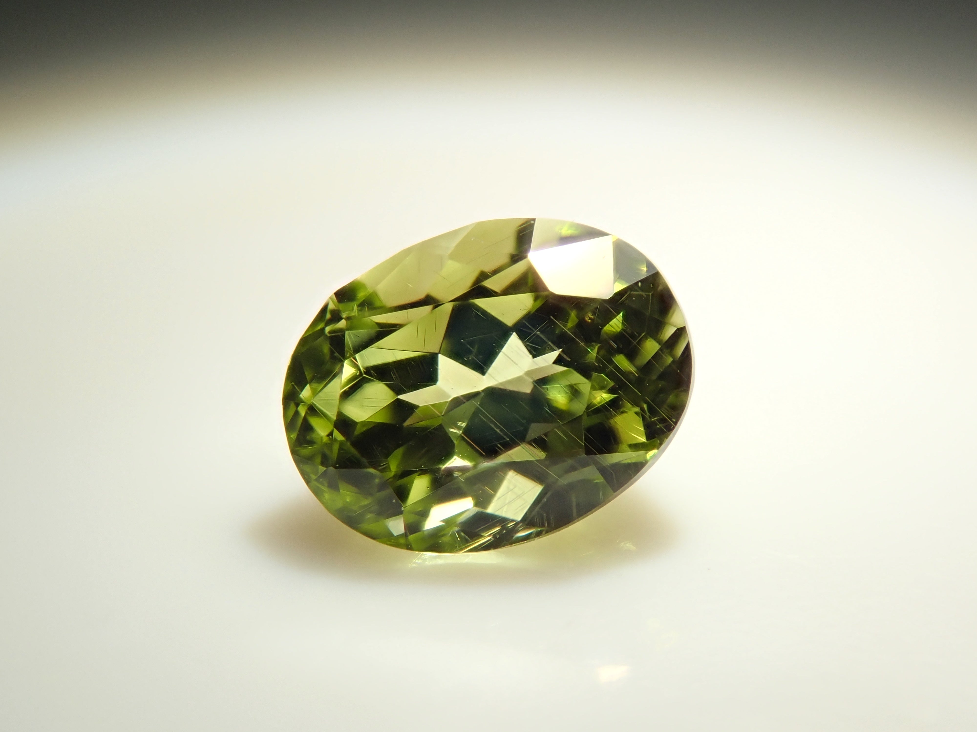 【1/5 22時販売】パラサイティックペリドット 0.241ctルース 日独鑑