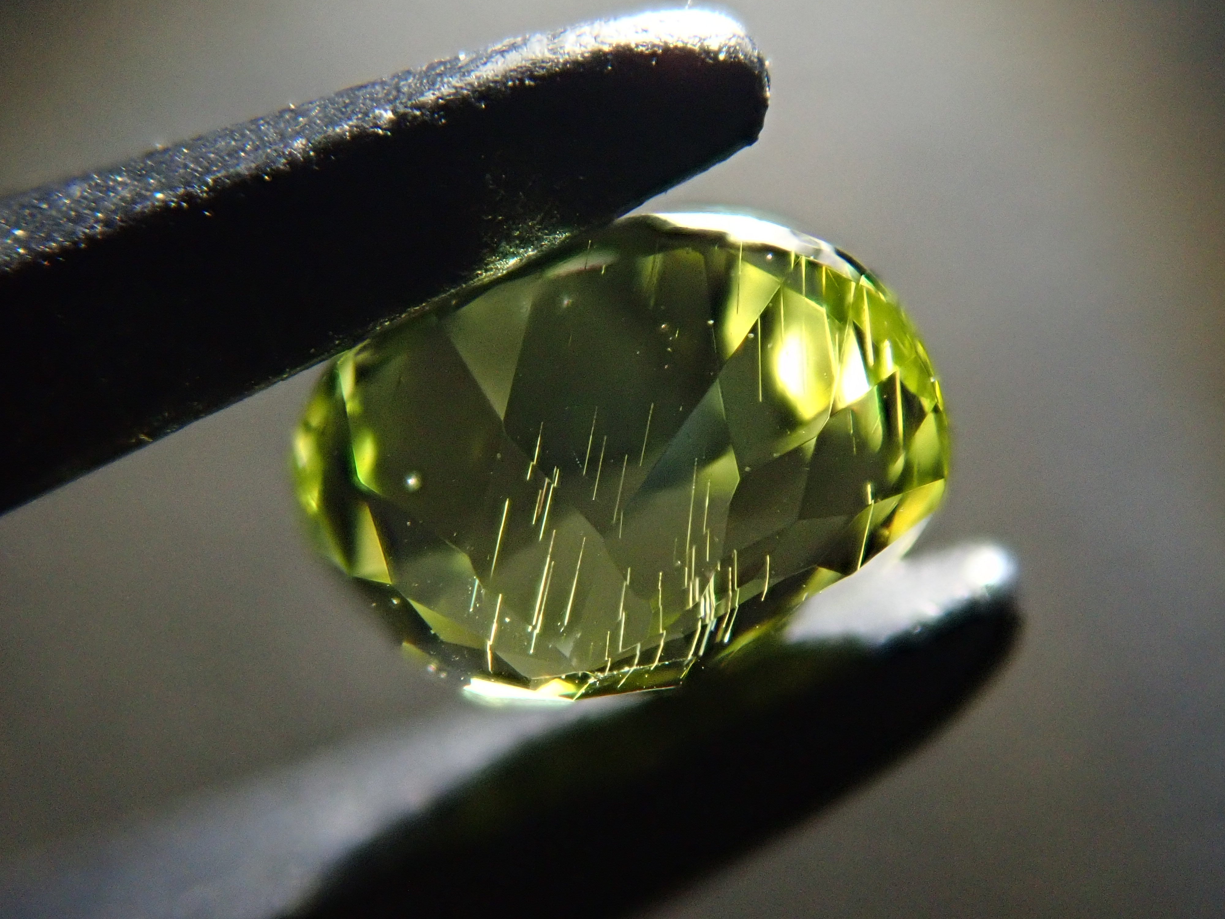 【1/5 22時販売】パラサイティックペリドット 0.241ctルース 日独鑑