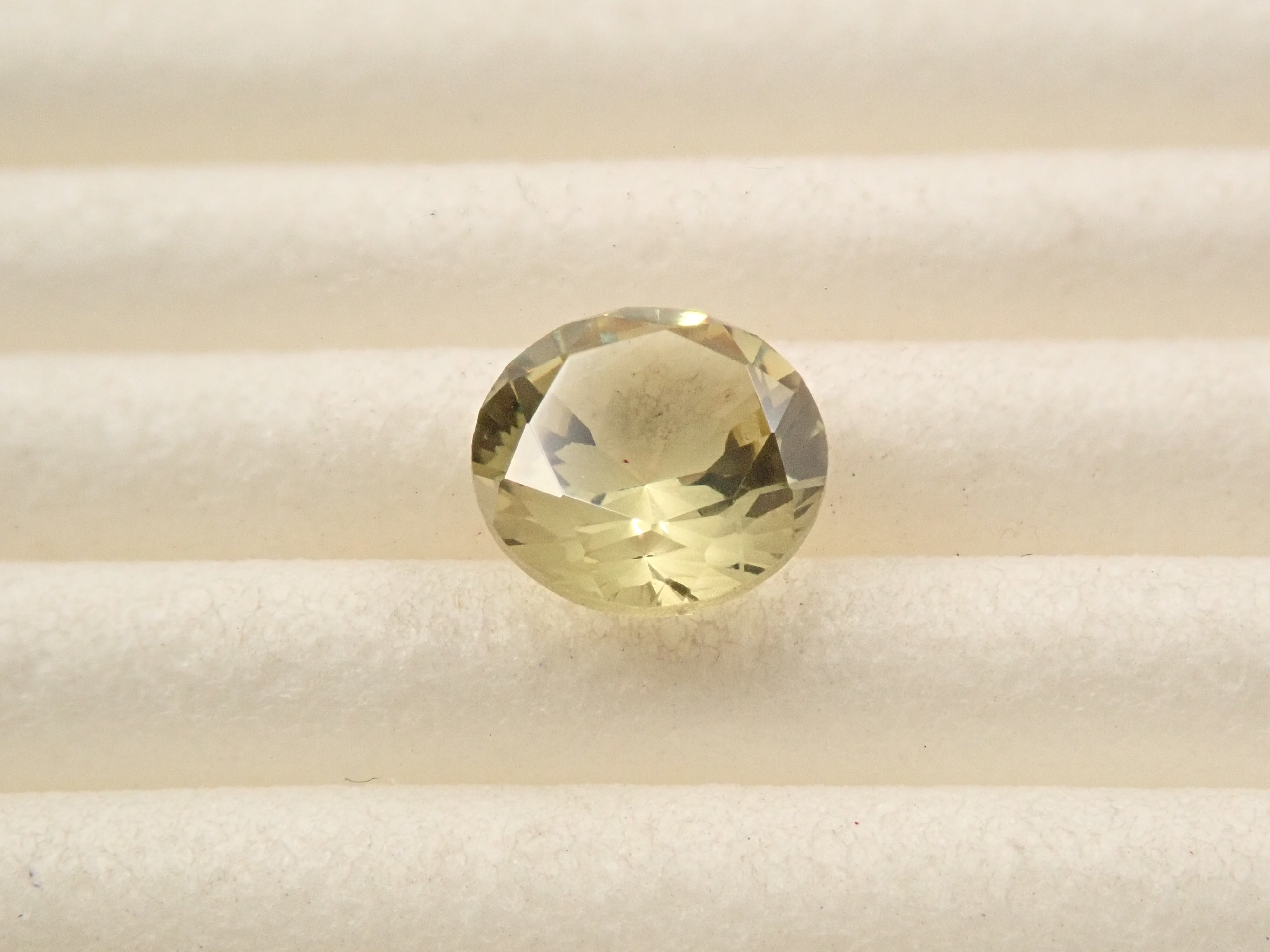 【さくらインカット】マリ共和国産マリガーネット(グロッシュラー/アンドラダイト・ガーネット) 6.0mm/0.920ctルース 鑑別書