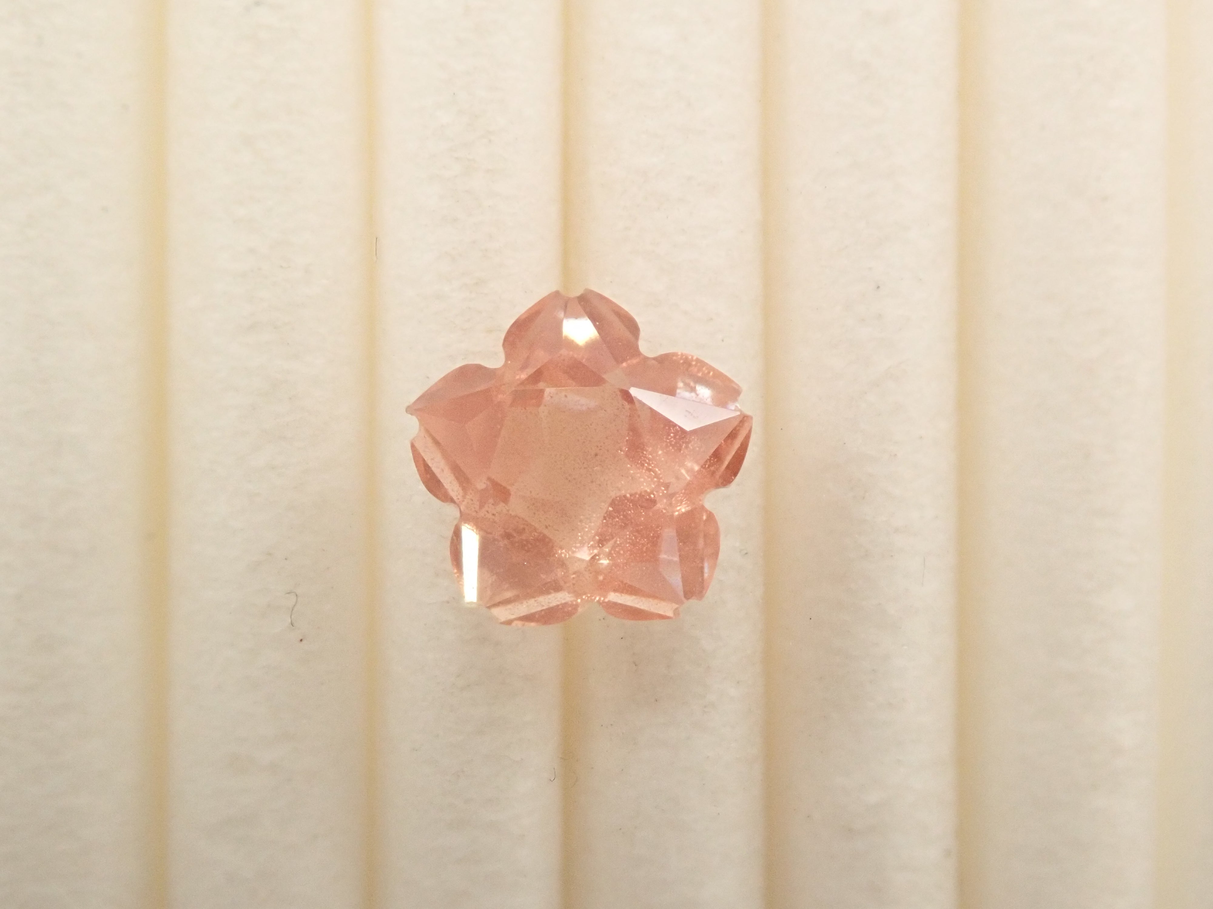 【2/8 22時販売】【さくらシェイプ】アメリカ産オレゴンサンストーン 1.224ctルース