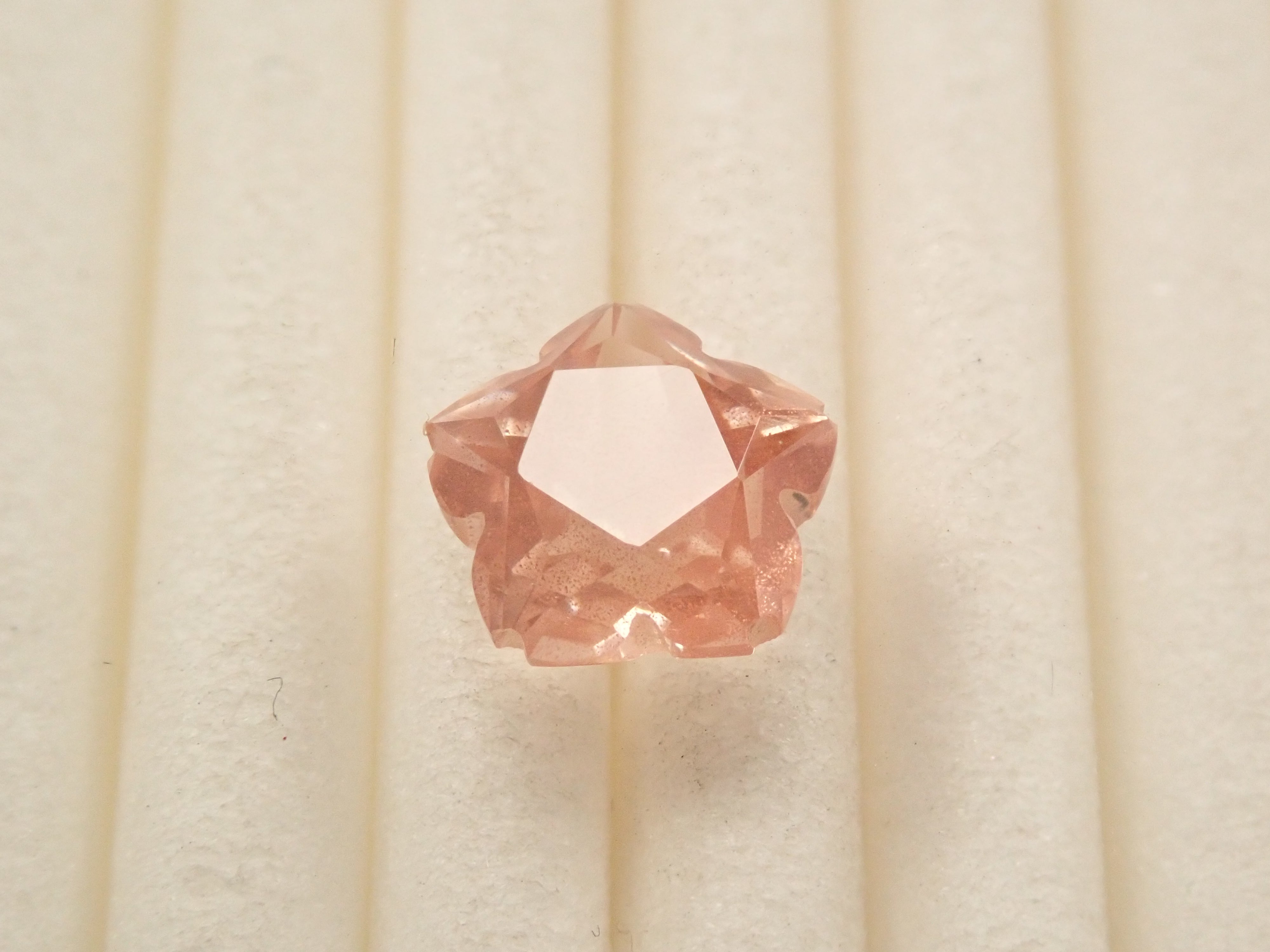 【2/8 22時販売】【さくらシェイプ】アメリカ産オレゴンサンストーン 1.224ctルース