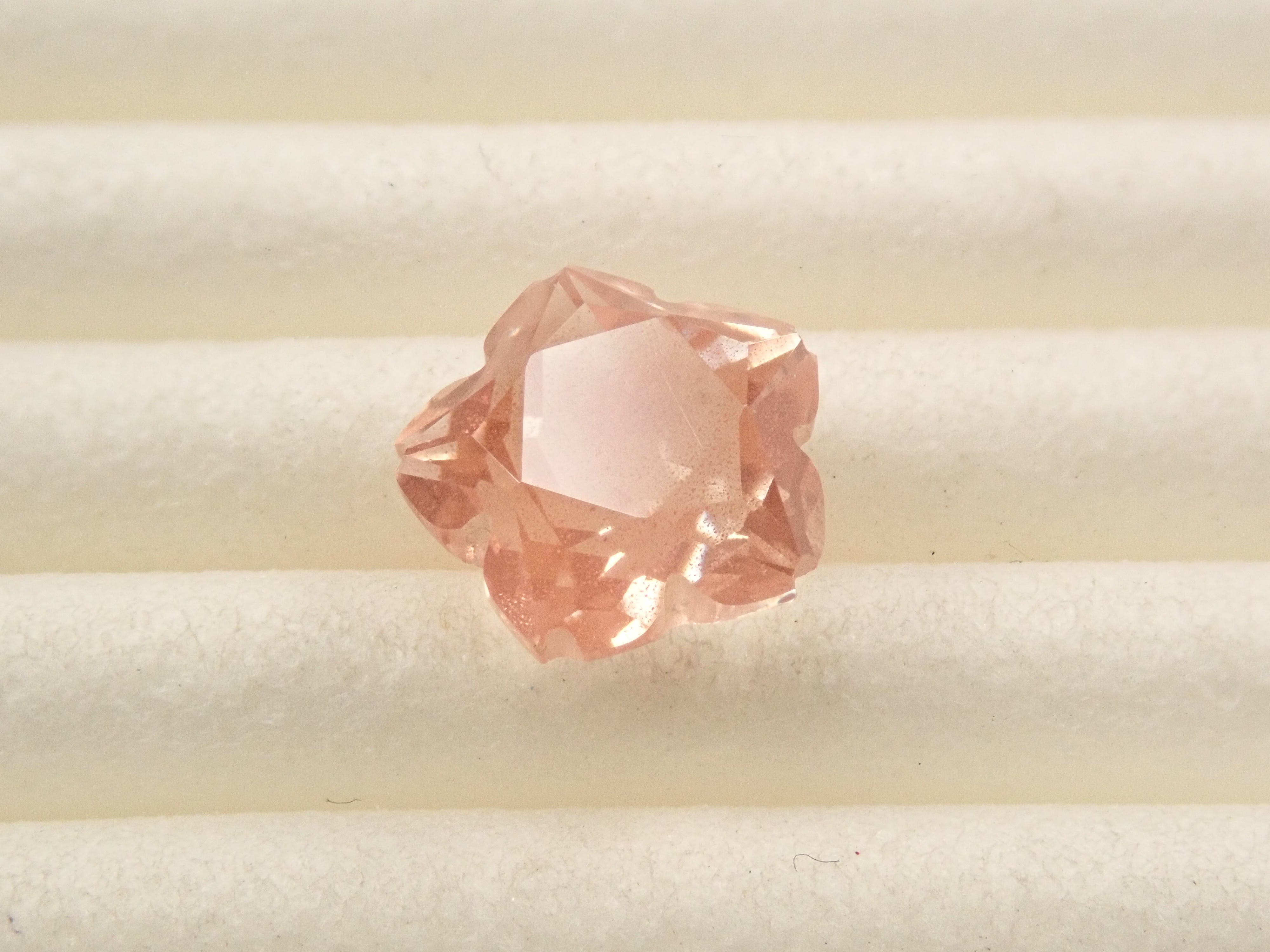 【2/8 22時販売】【さくらシェイプ】アメリカ産オレゴンサンストーン 1.224ctルース