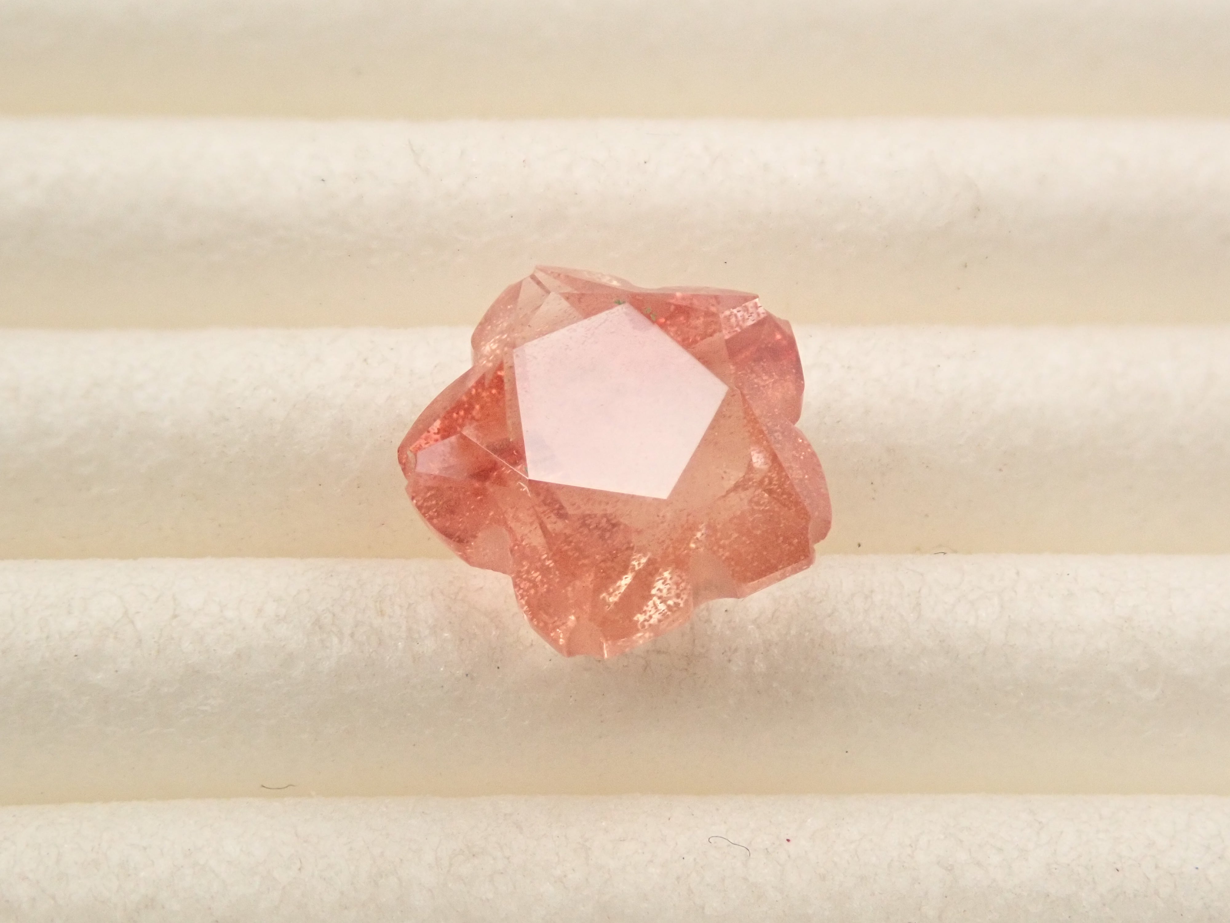 【さくらシェイプ】アメリカ産オレゴンサンストーン 1.201ctルース