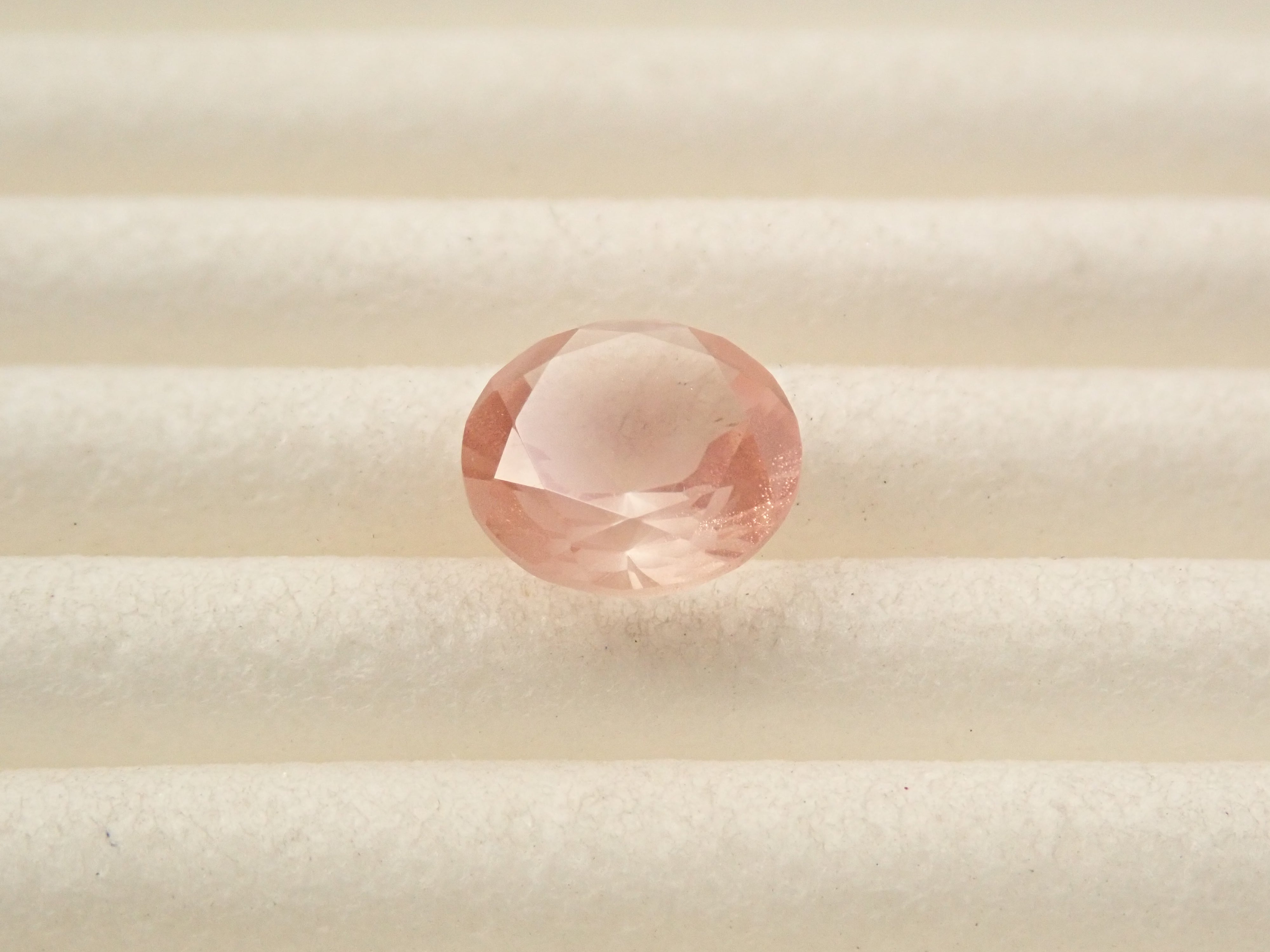 【櫻花切面】美國俄勒岡州太陽石,6.0毫米/0.685克拉裸石