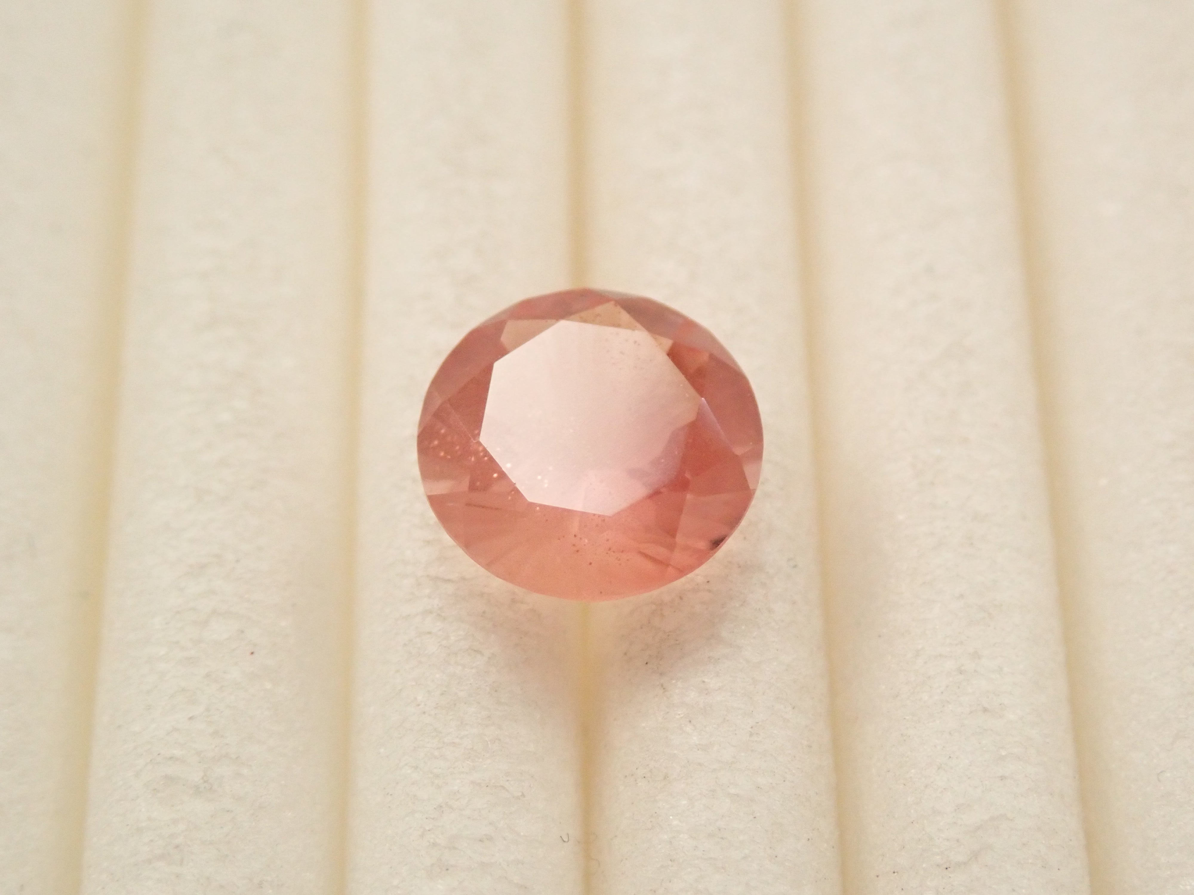 【2/8 22時販売】【さくらインカット】アメリカ産オレゴンサンストーン 6.0mm/0.638ctルース