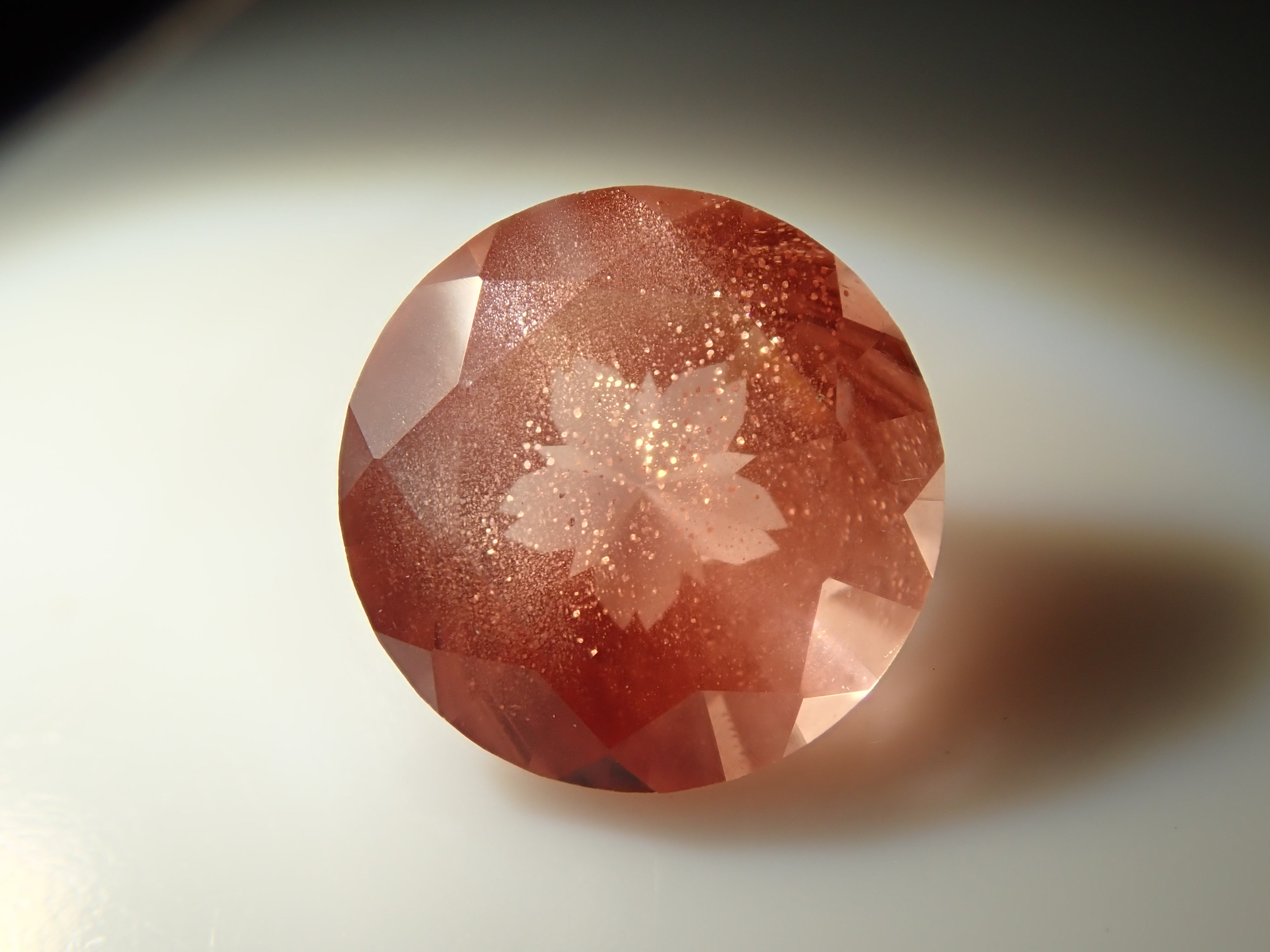 【2/8 22時販売】【さくらインカット】アメリカ産オレゴンサンストーン 6.0mm/0.638ctルース