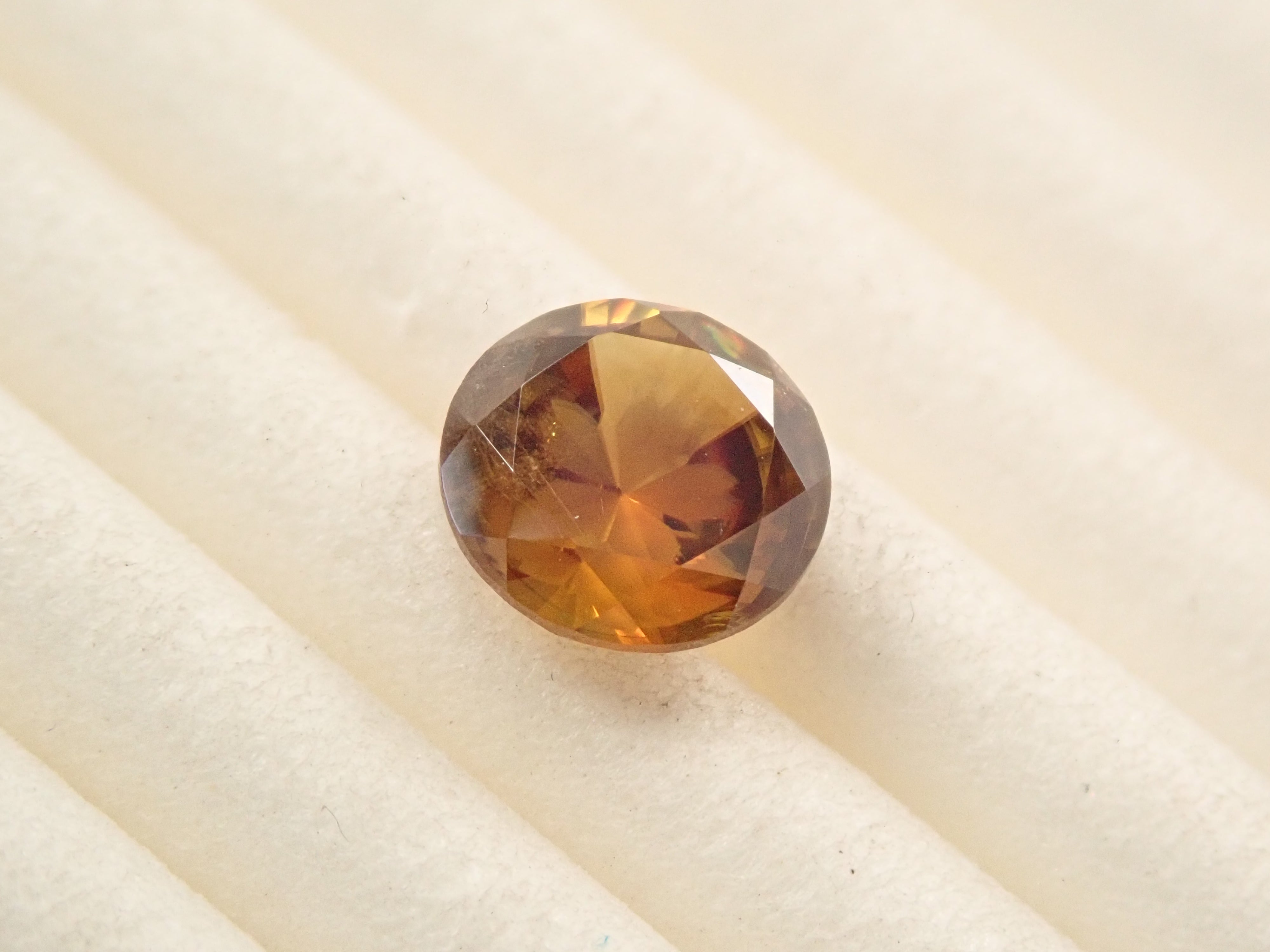 【1/16 22時販売】マダガスカル産スフェーン 6.0mm/0.868ctルース