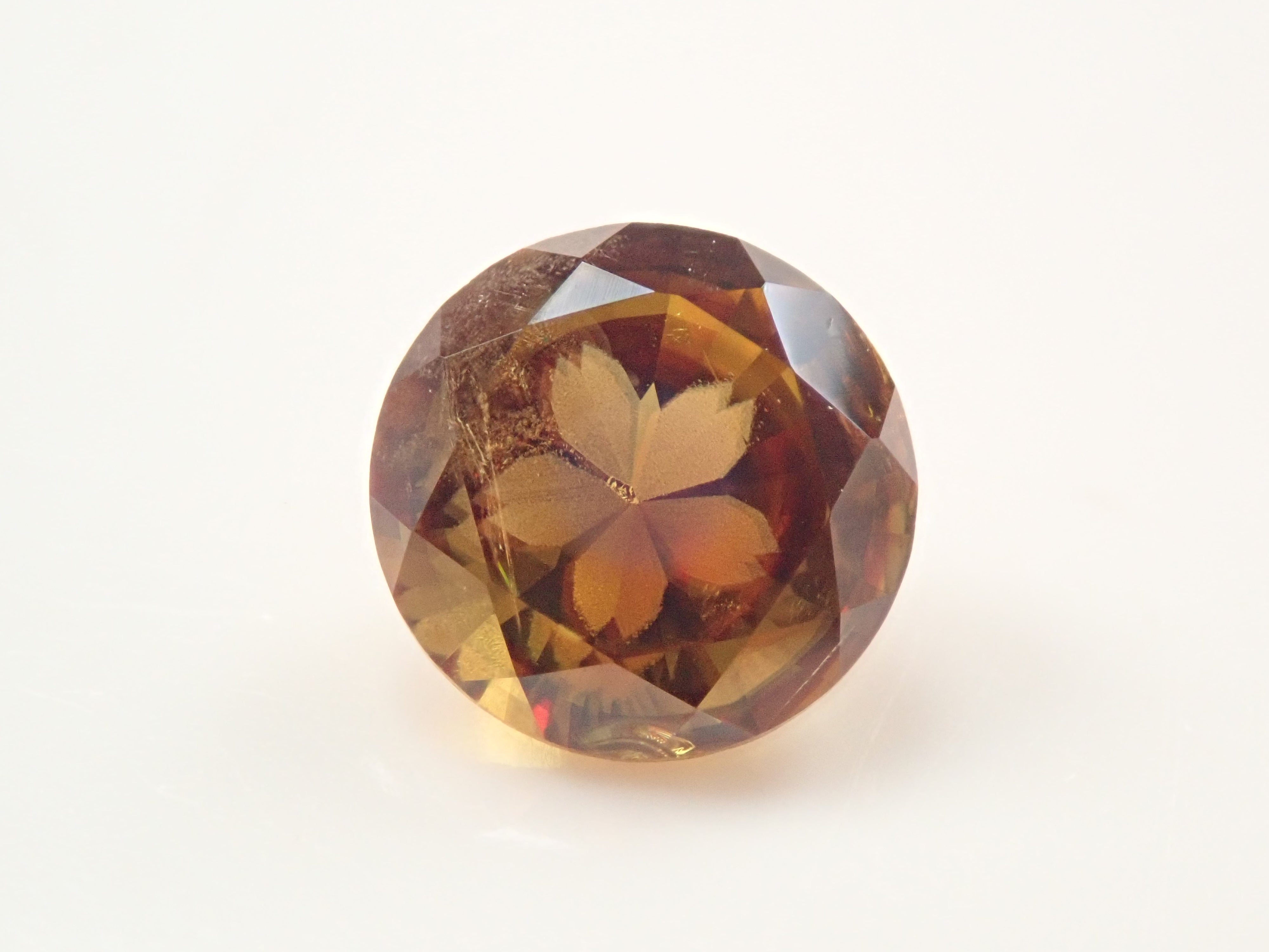 【1/16 22時販売】マダガスカル産スフェーン 6.0mm/0.868ctルース