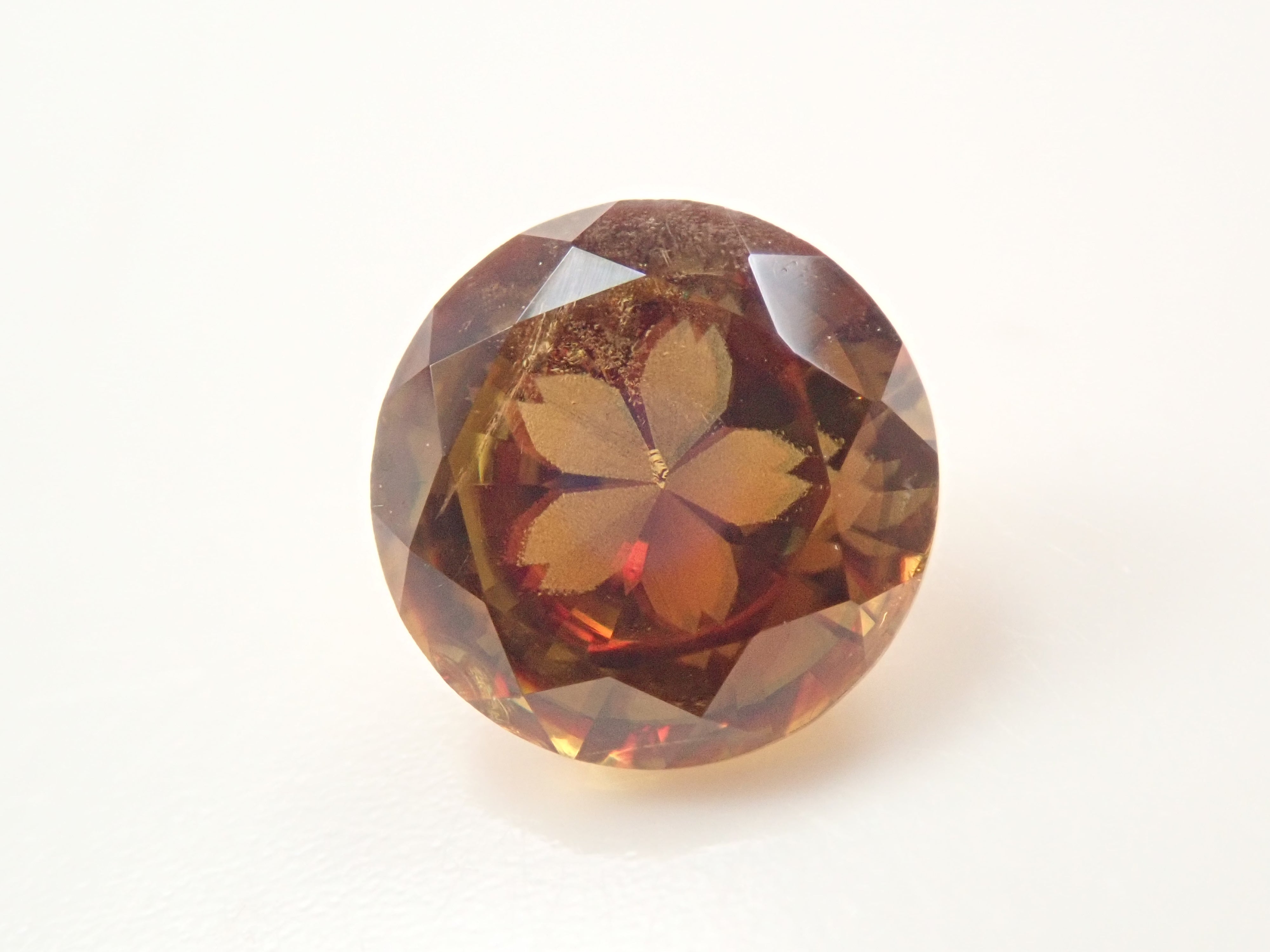 【1/16 22時販売】マダガスカル産スフェーン 6.0mm/0.868ctルース