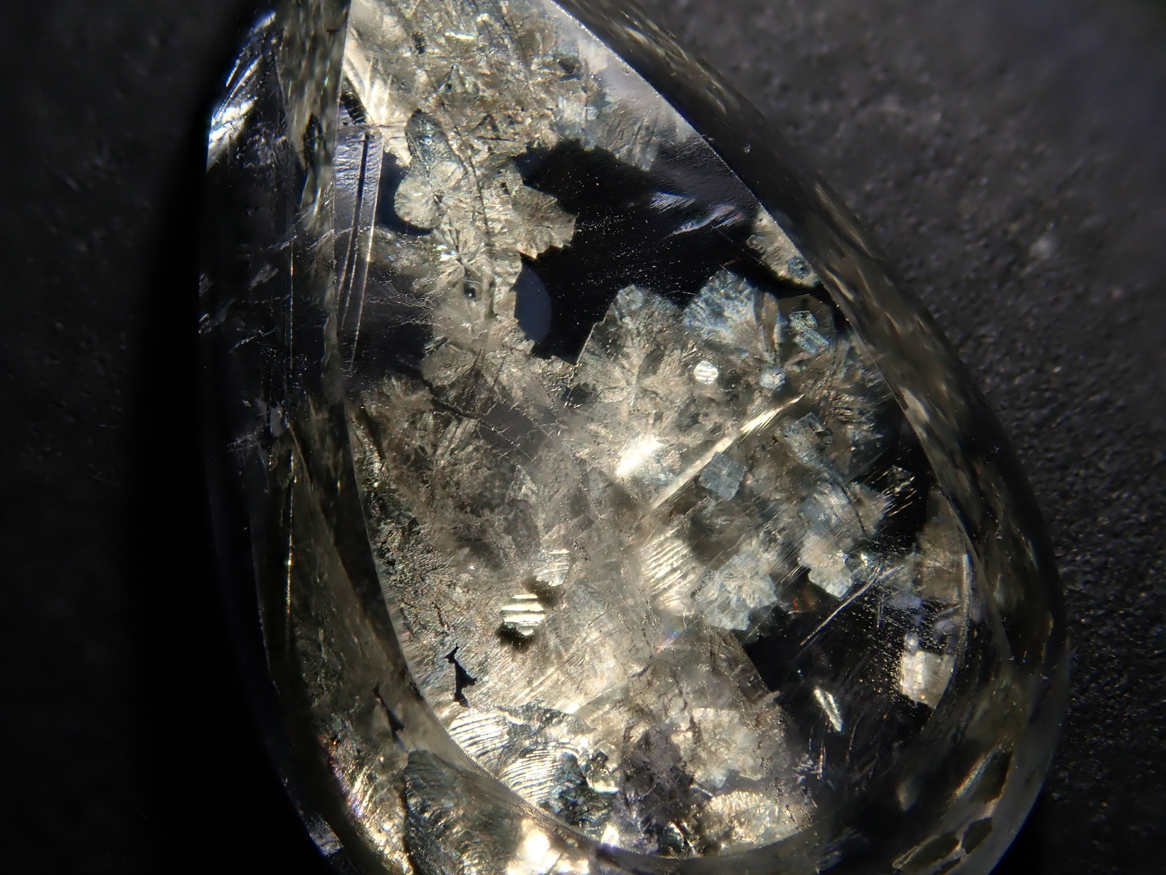 【12/31 22時販売】ブラジル産パイライトインクォーツ 6.992ctルース