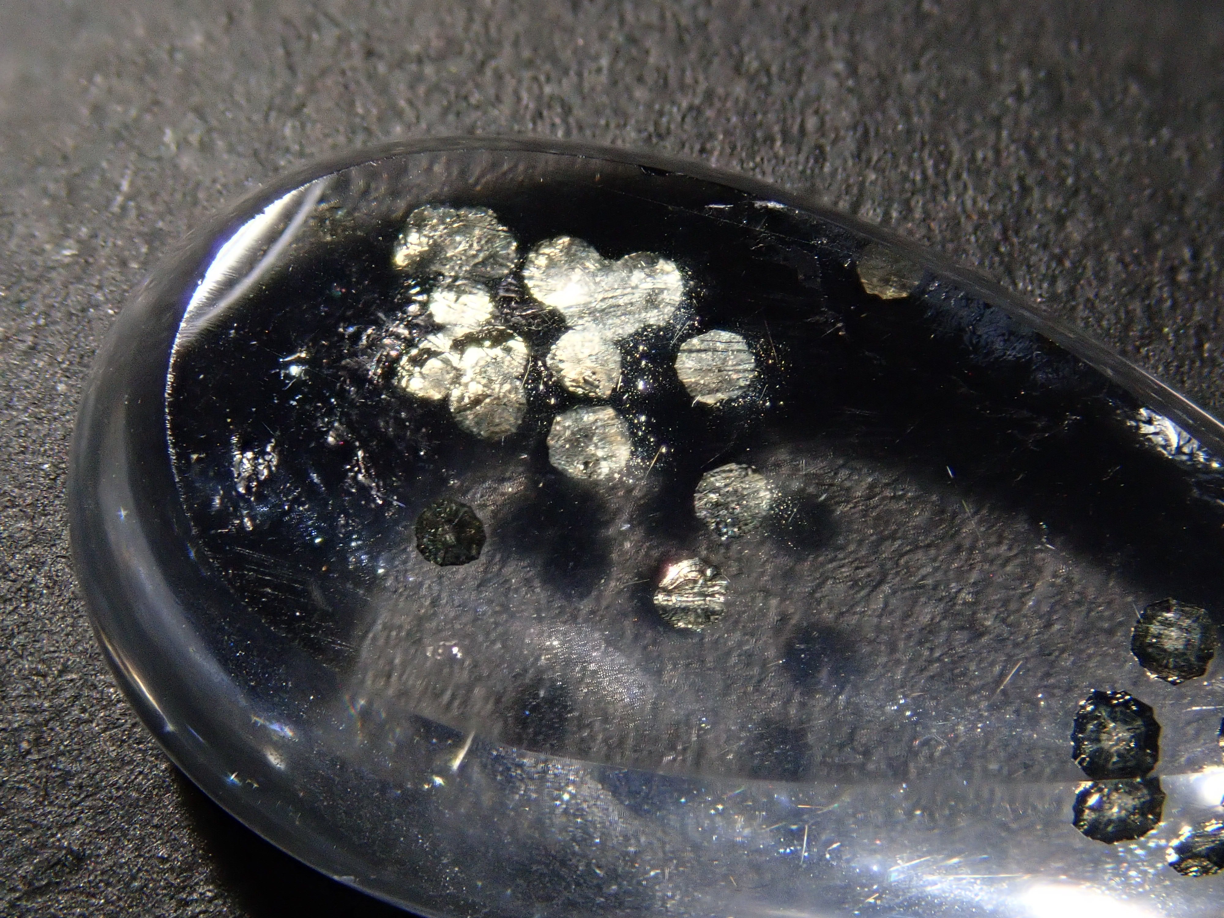 【12/30 22時販売】ブラジル産パイライトインクォーツ 9.477ctルース