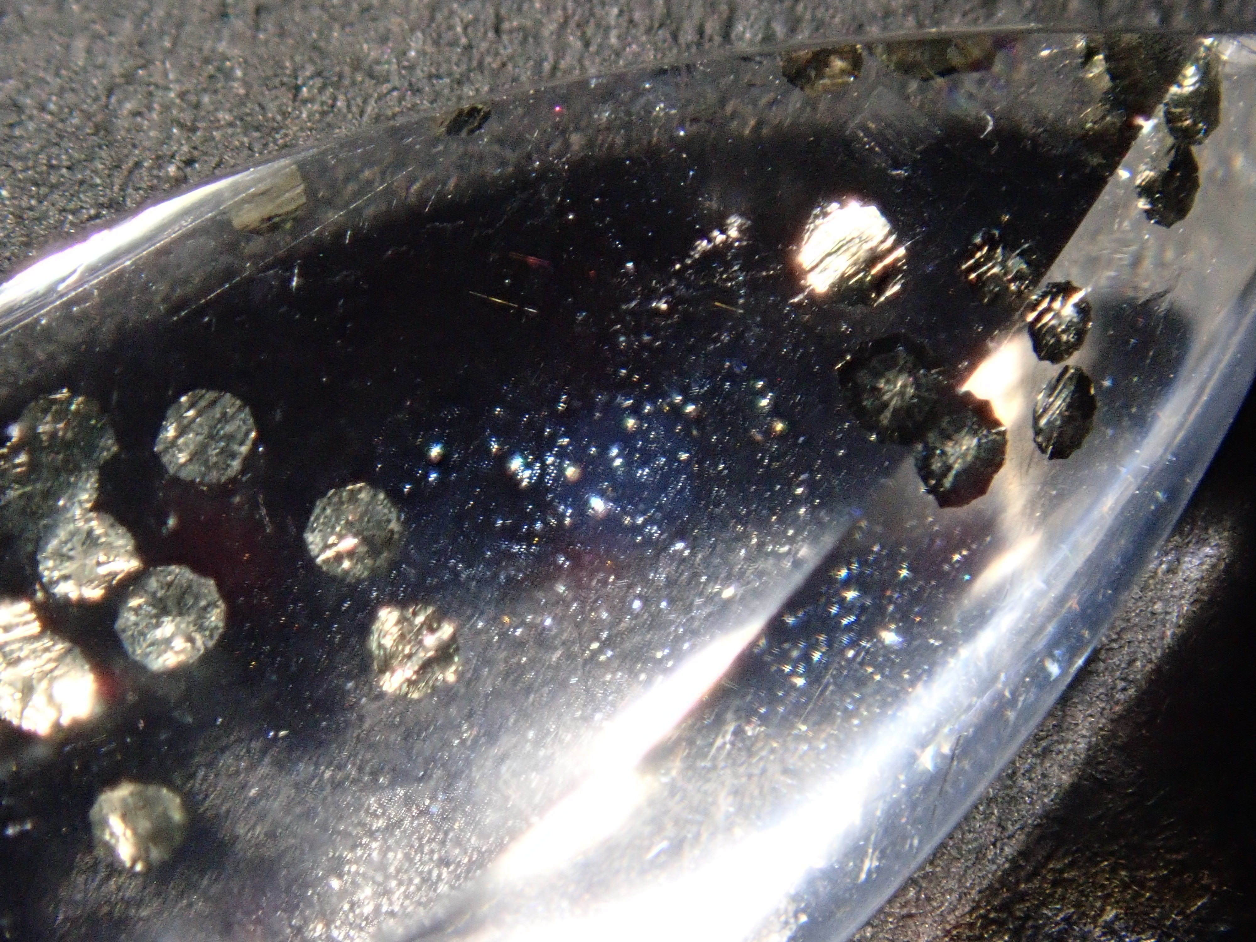 【12/30 22時販売】ブラジル産パイライトインクォーツ 9.477ctルース