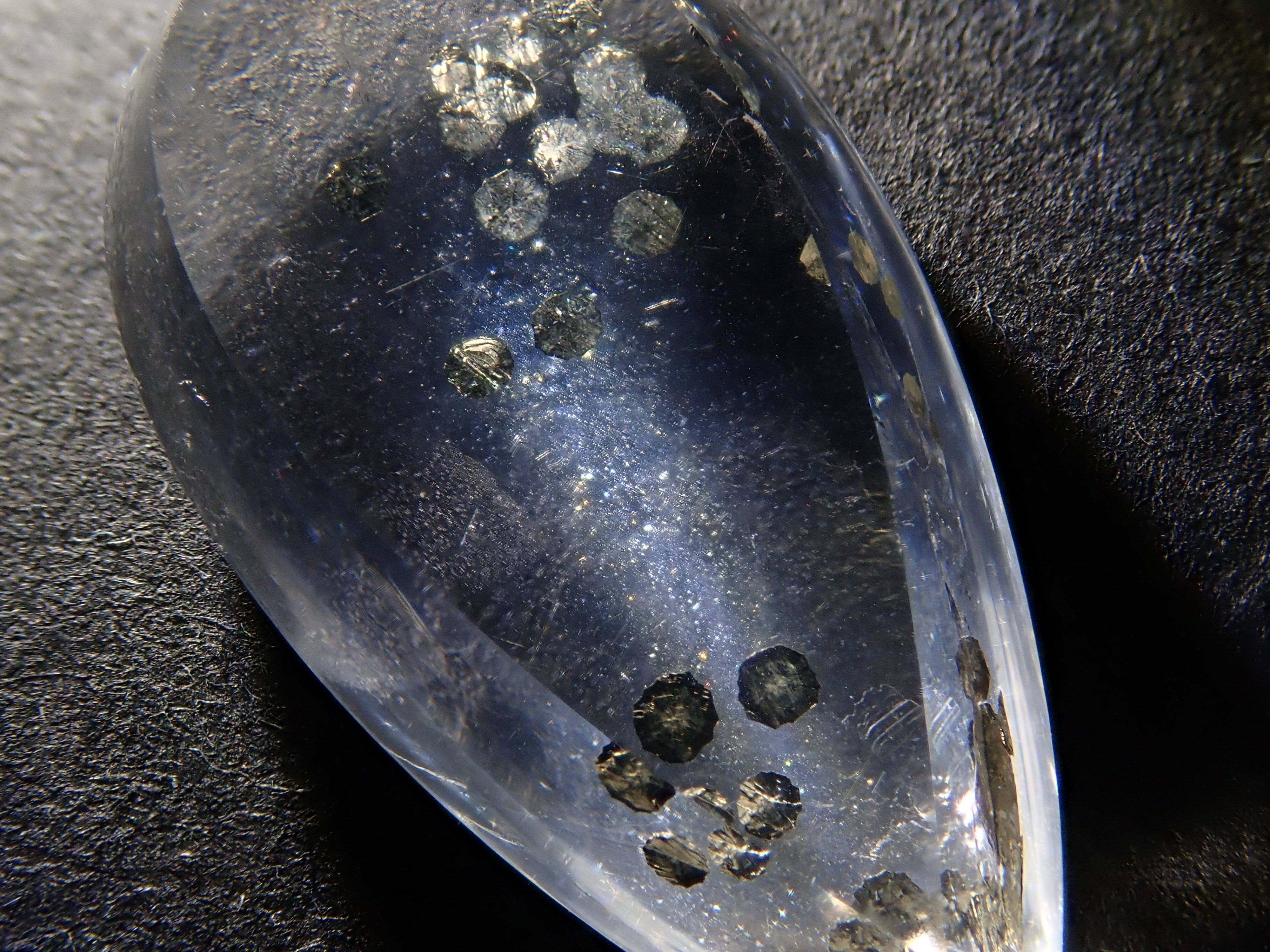 【12/30 22時販売】ブラジル産パイライトインクォーツ 9.477ctルース