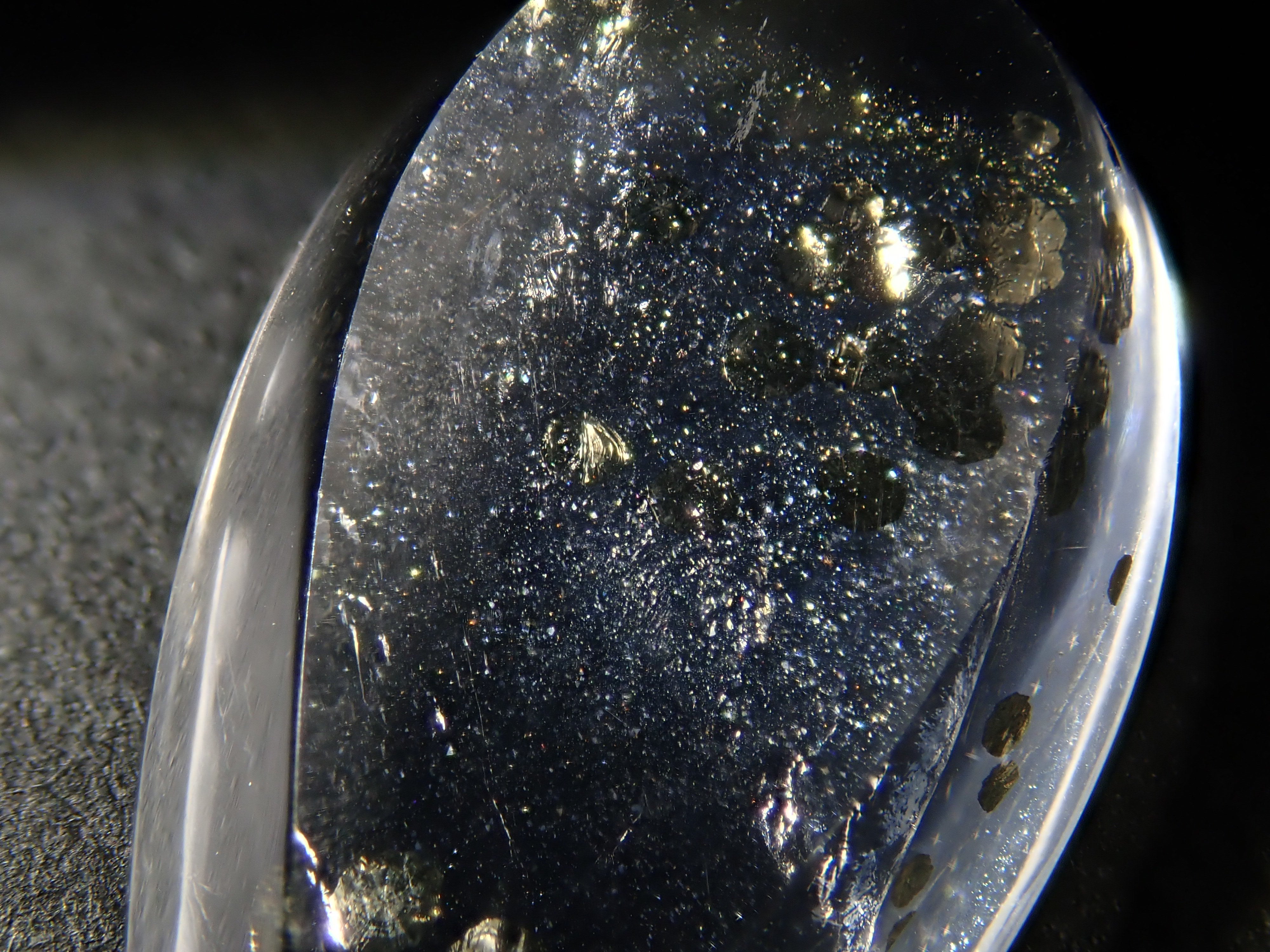 【12/30 22時販売】ブラジル産パイライトインクォーツ 9.477ctルース