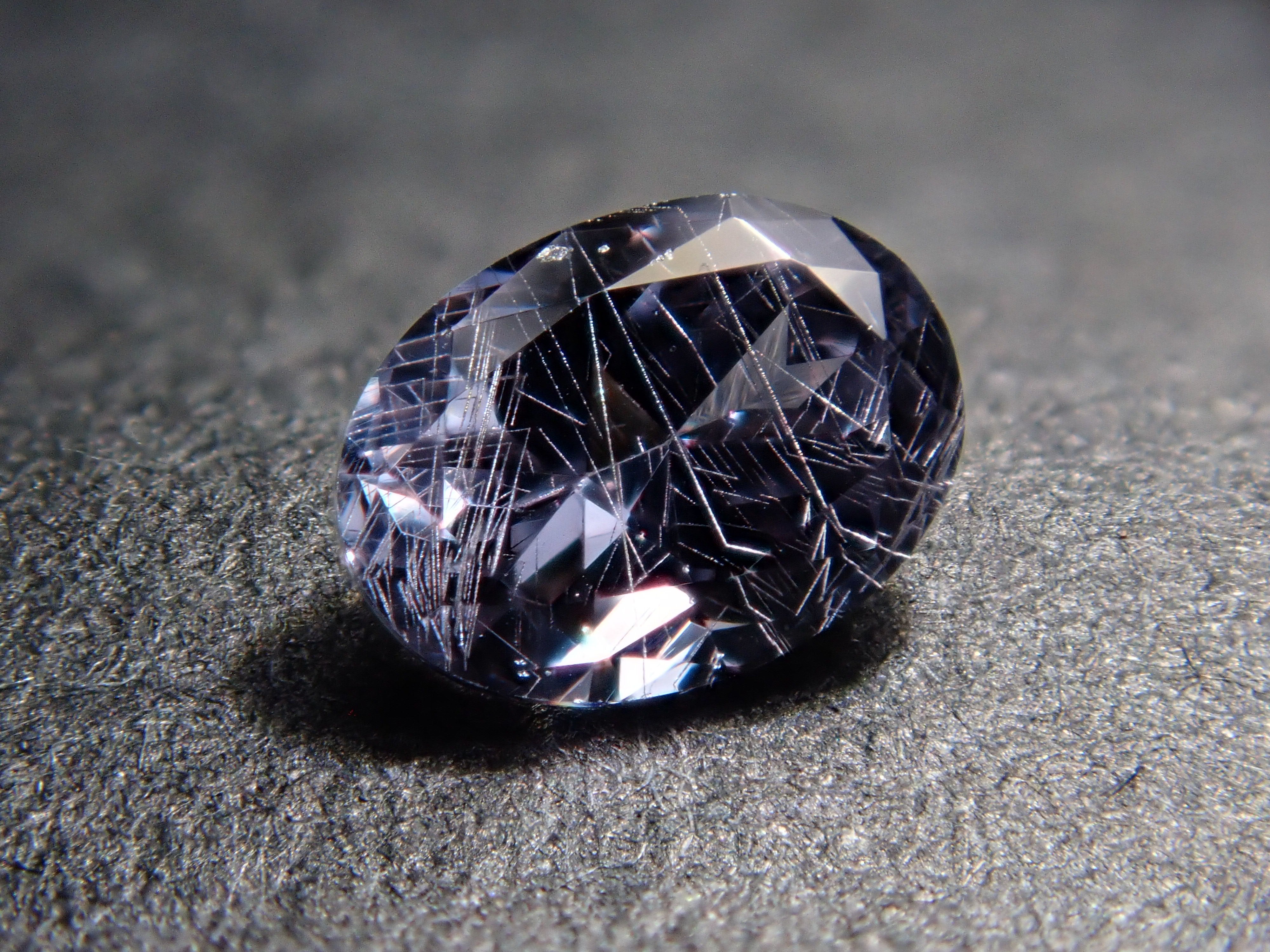 【1/1 22時販売】マダガスカル産ベキリーブルーガーネット(カラーチェンジガーネット) 0.221ctルース