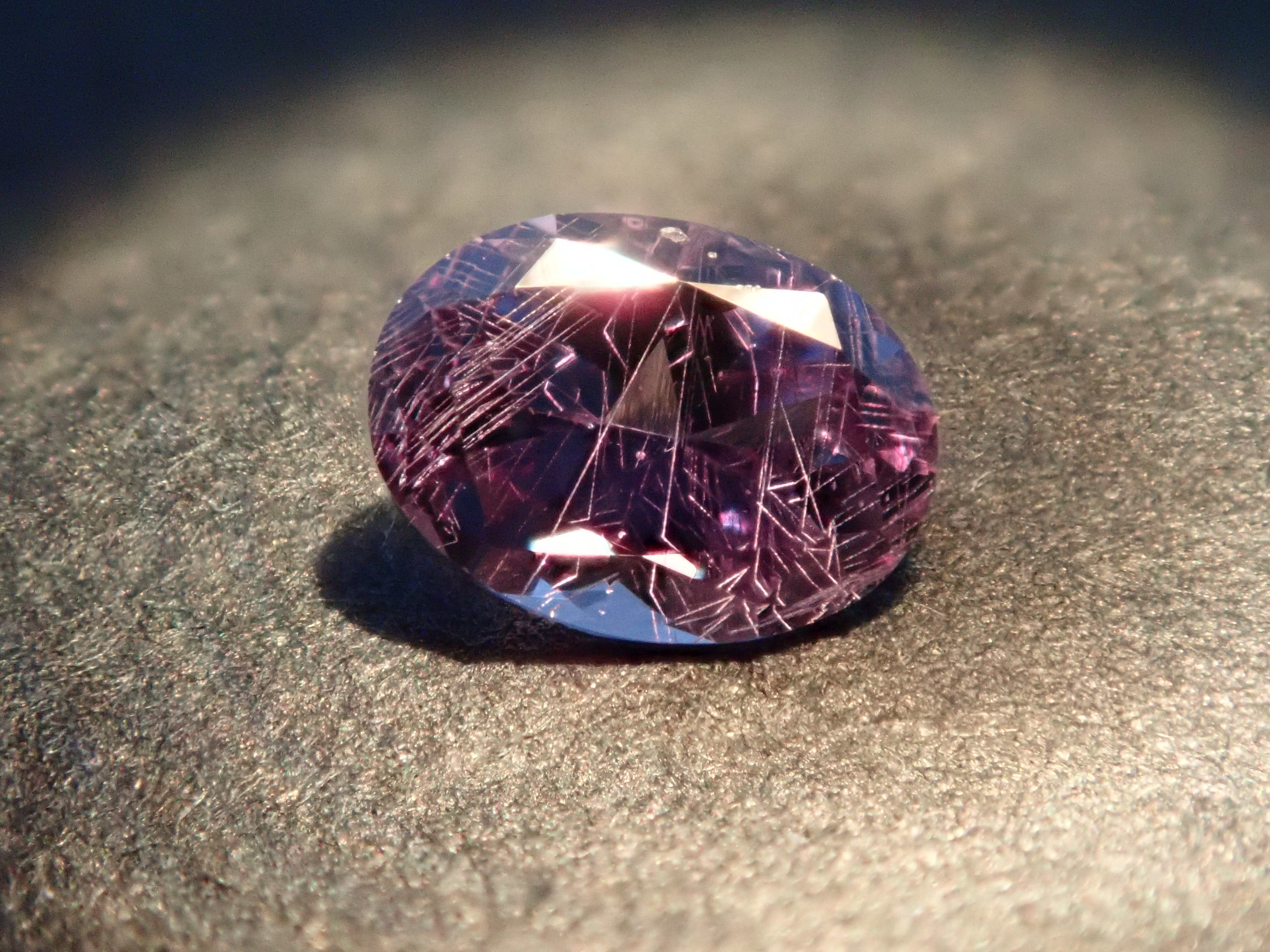 【1/1 22時販売】マダガスカル産ベキリーブルーガーネット(カラーチェンジガーネット) 0.221ctルース