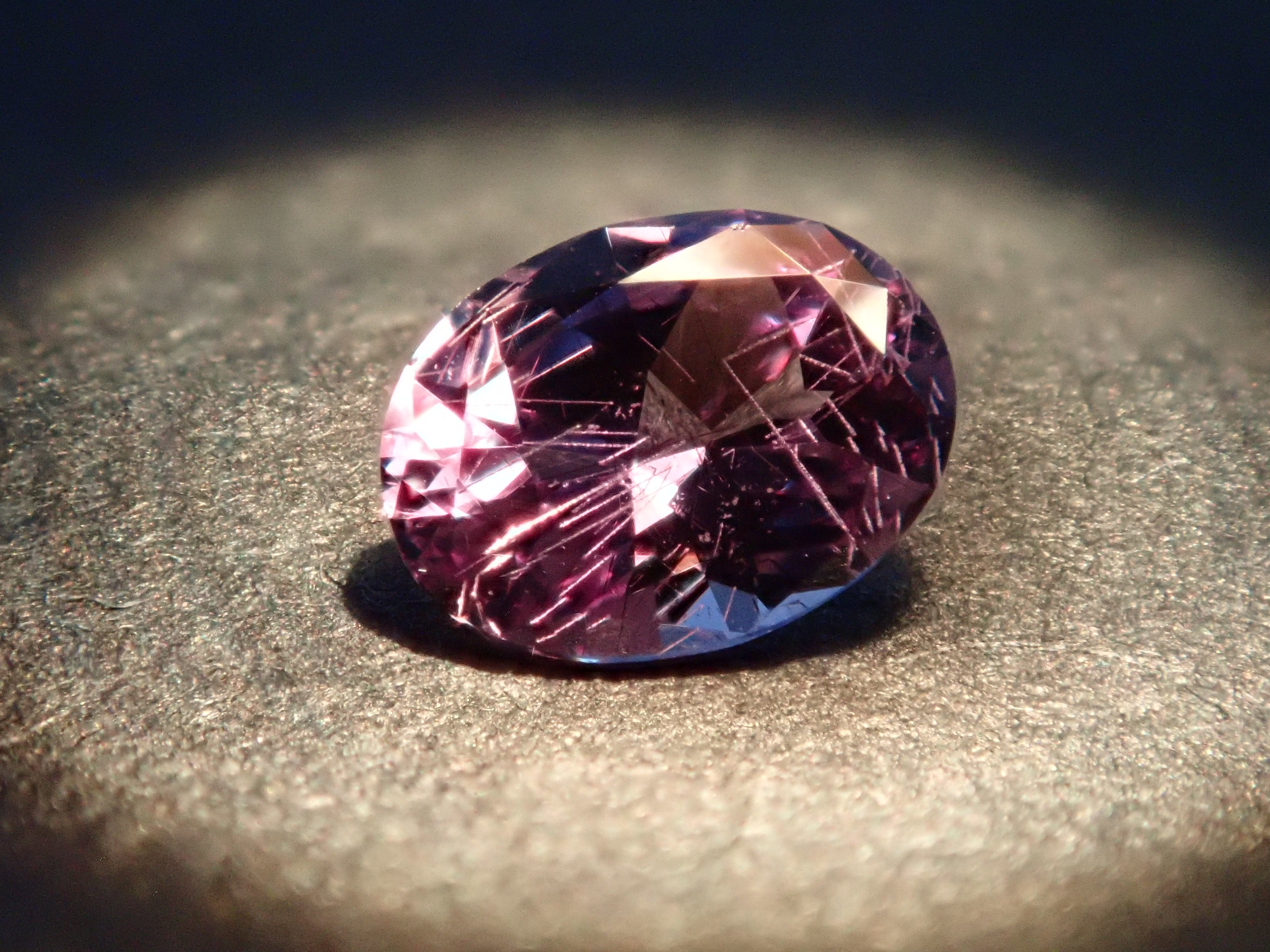 【1/1 22時販売】マダガスカル産ベキリーブルーガーネット(カラーチェンジガーネット) 0.189ctルース