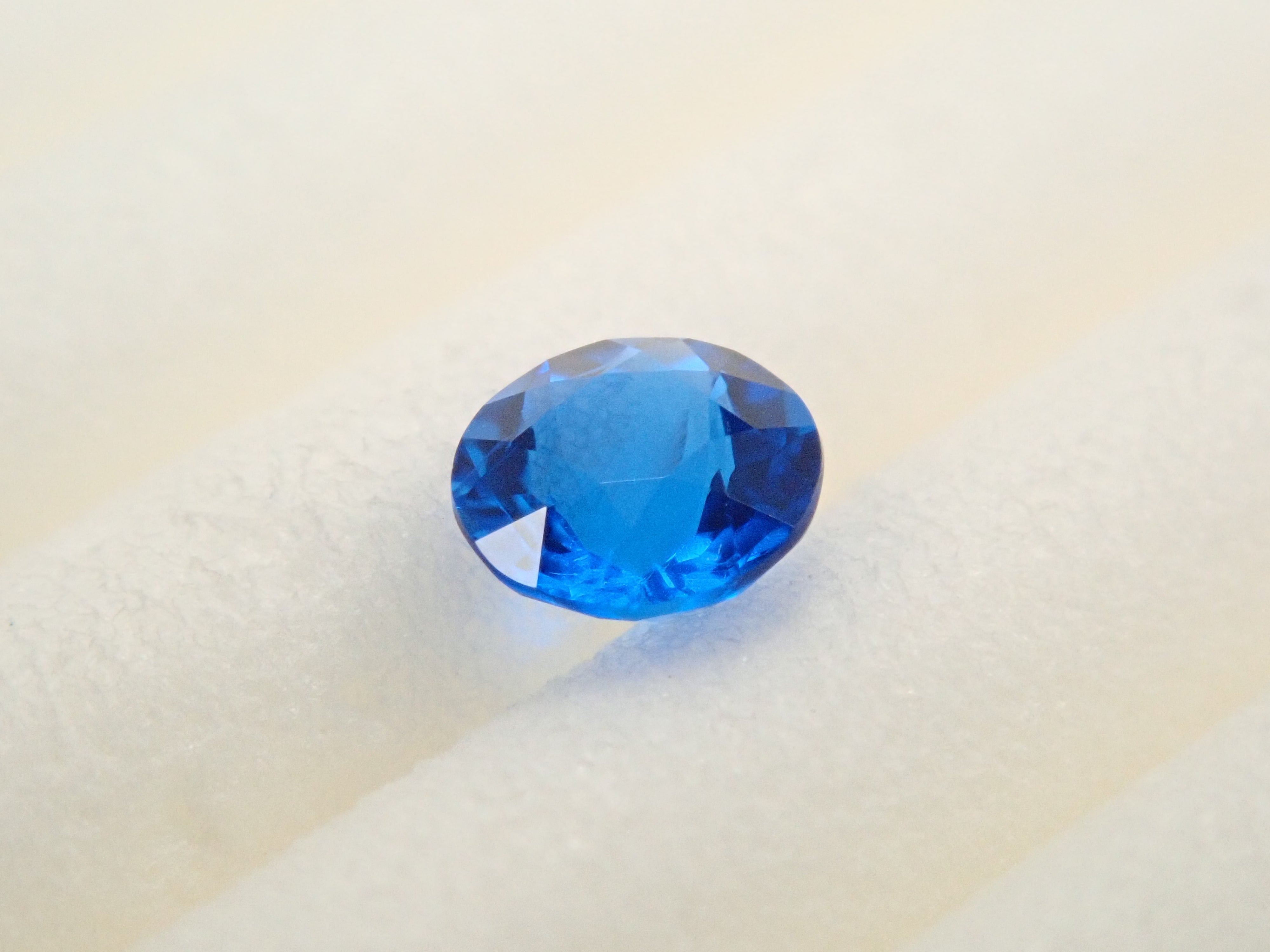 【12/30 22時販売】ドイツ産アウイナイト 3.1mm/0.100ctルース