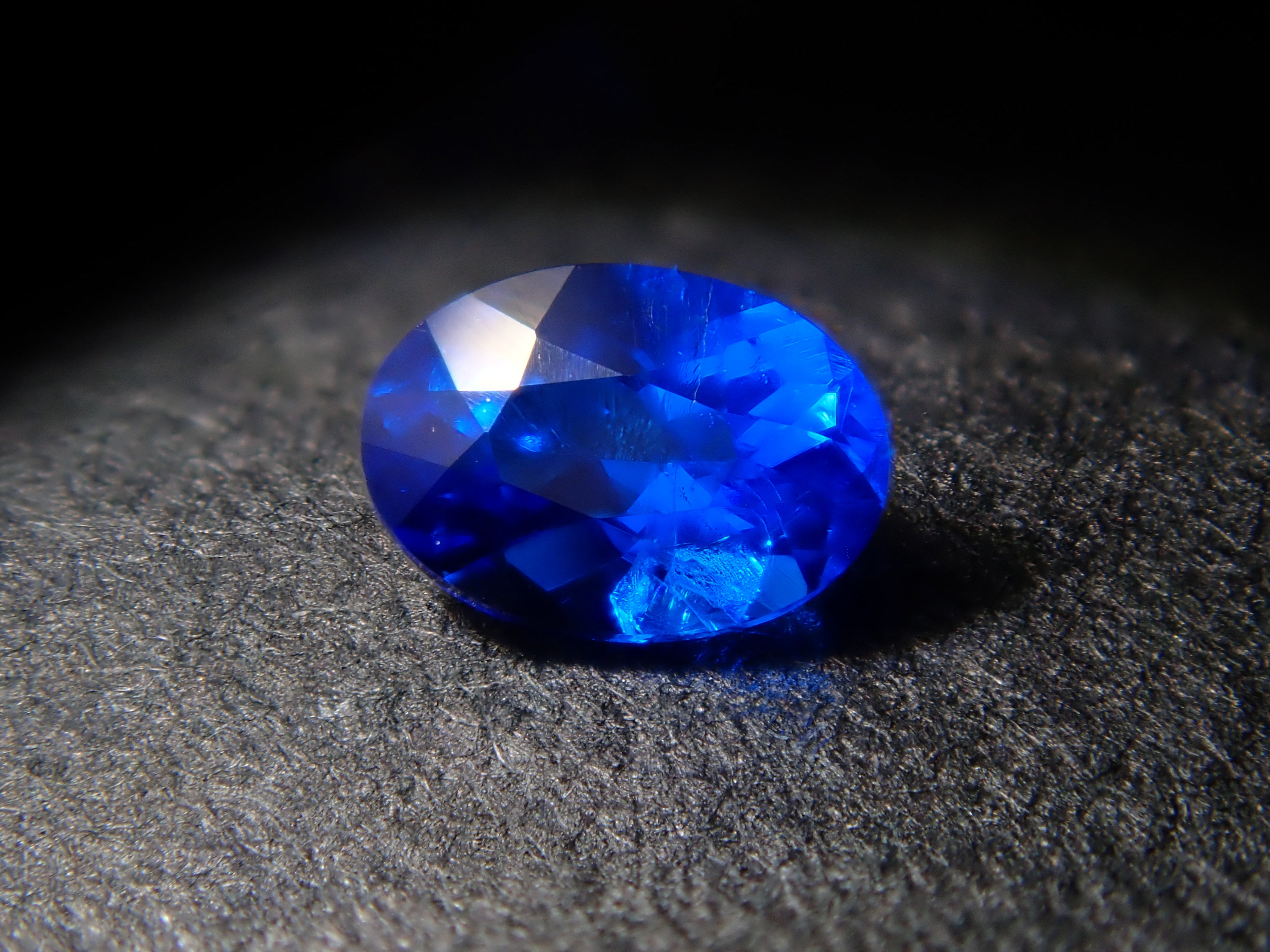 【1/9 22時販売】ドイツ産アウイナイト 0.083ctルース