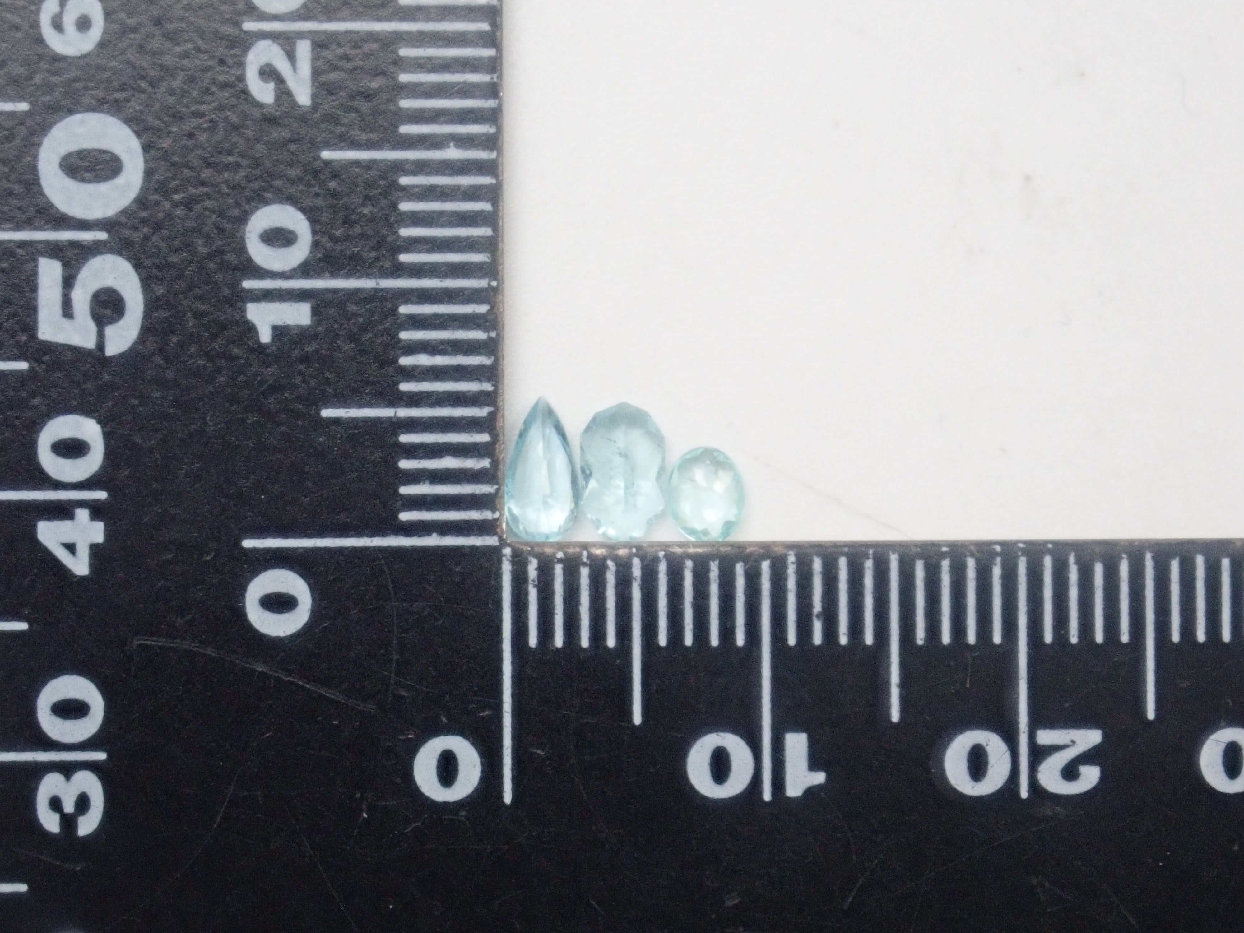 ブルー石ガチャ💎(ブラジル産パライバトルマリン・モザンビーク産パライバトルマリン・ドイツ産アウイナイト・ベニトアイト)《複数購入割引有》