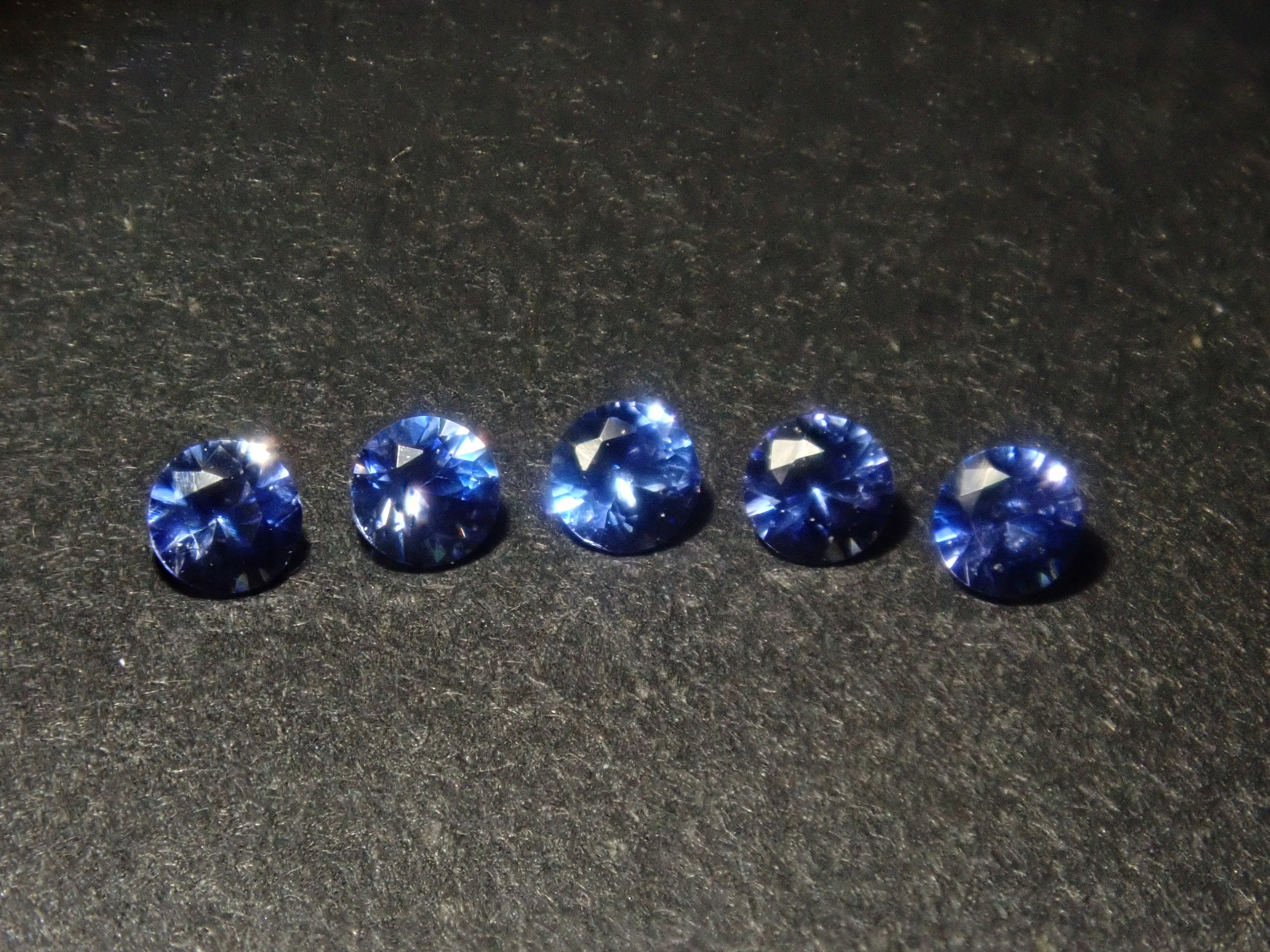 ブルー石ガチャ💎(ブラジル産パライバトルマリン・モザンビーク産パライバトルマリン・ドイツ産アウイナイト・ベニトアイト)《複数購入割引有》