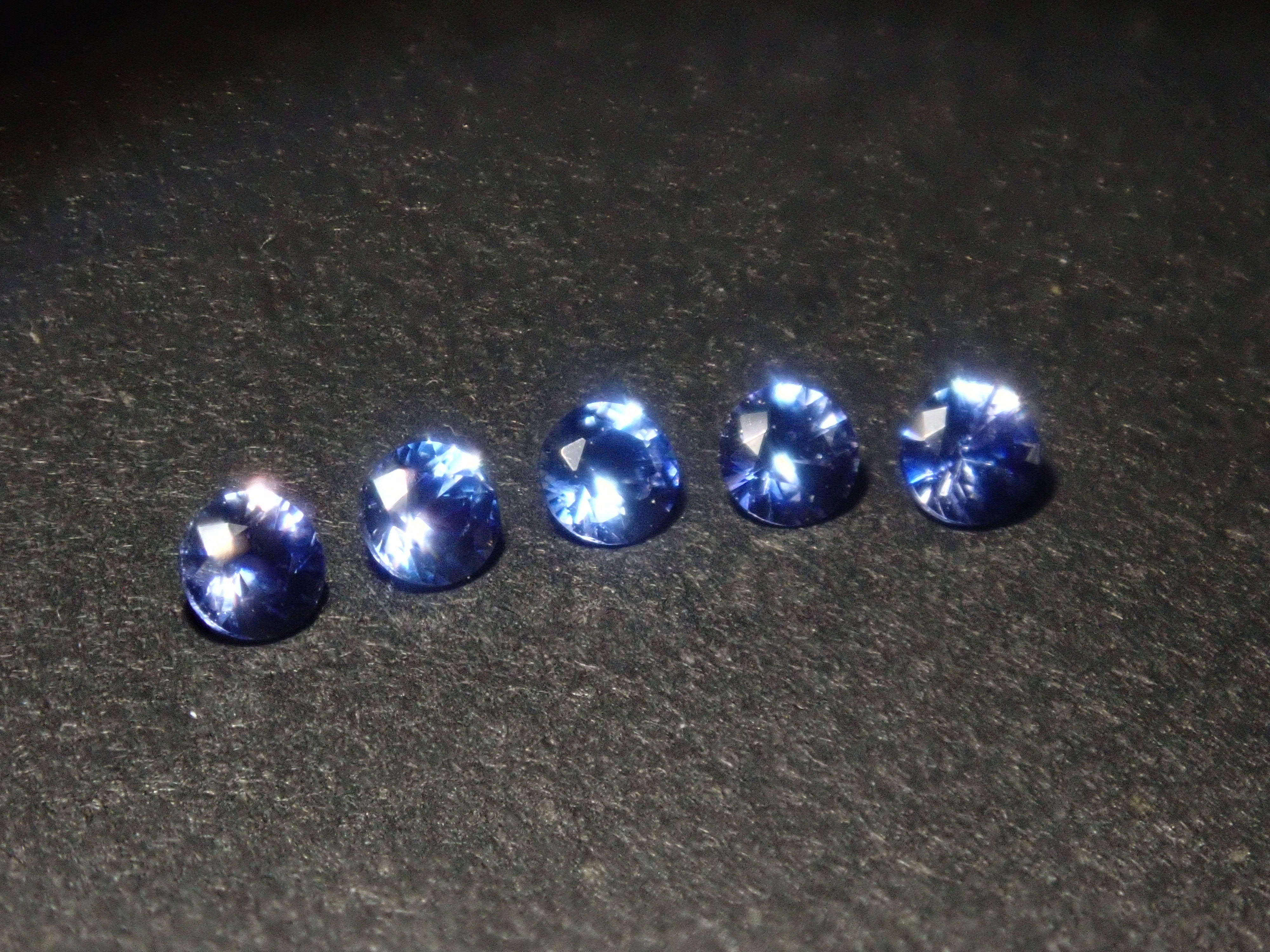 ブルー石ガチャ💎(ブラジル産パライバトルマリン・モザンビーク産パライバトルマリン・ドイツ産アウイナイト・ベニトアイト)《複数購入割引有》