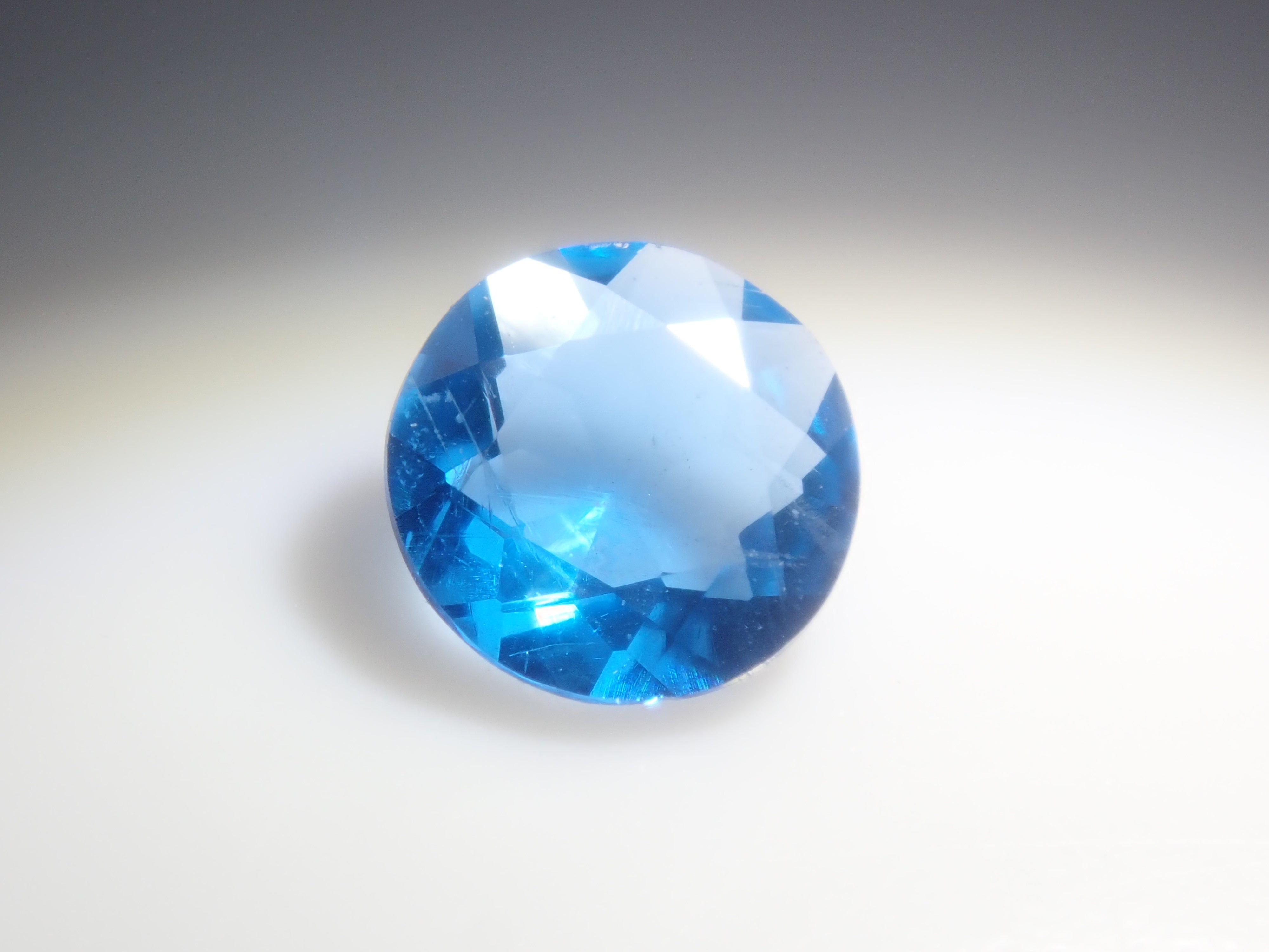 ブルー石ガチャ💎(ブラジル産パライバトルマリン・モザンビーク産パライバトルマリン・ドイツ産アウイナイト・ベニトアイト)《複数購入割引有》