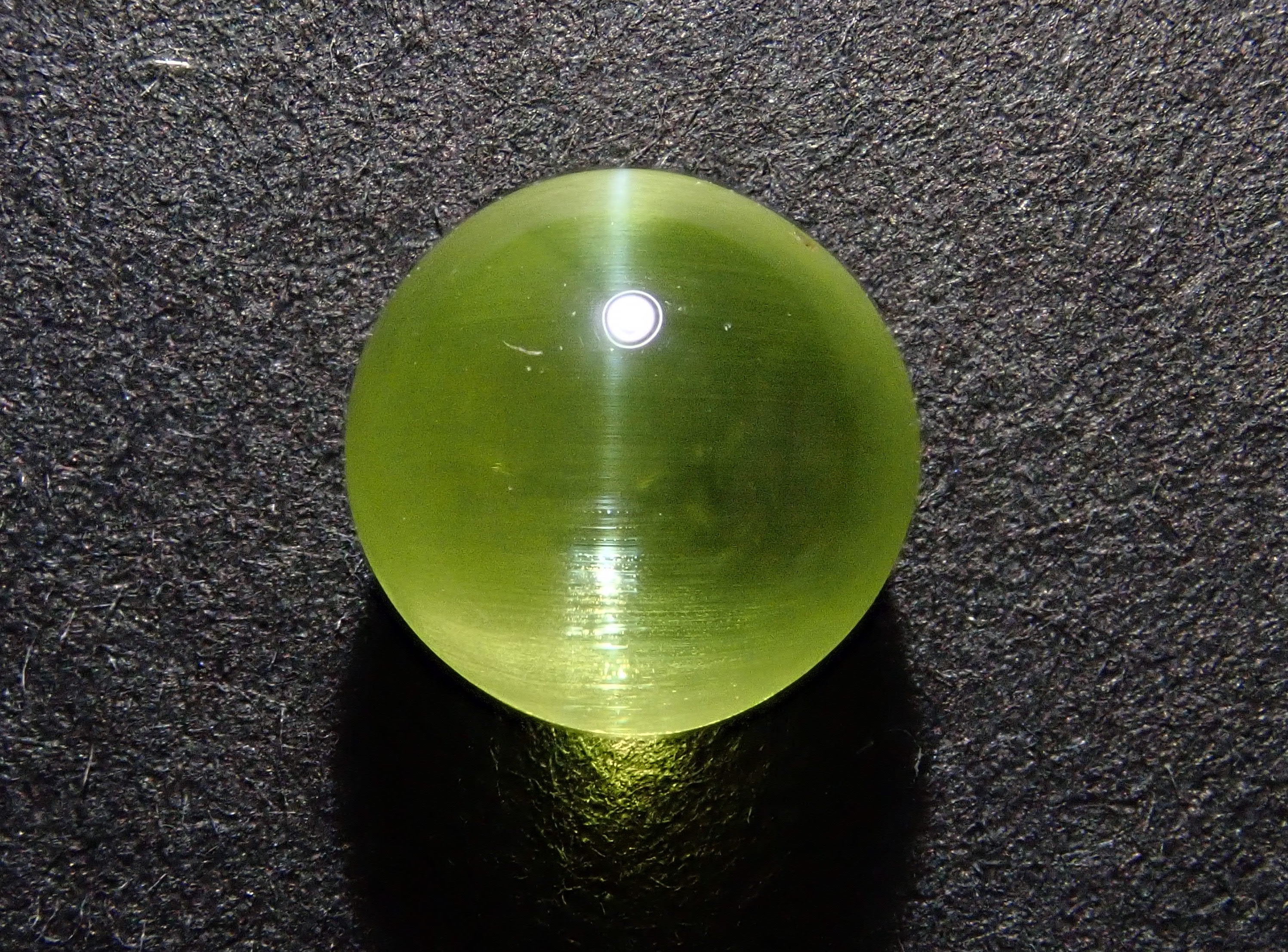 【1/1 22時販売】インド産パロットクリソベリルキャッツアイ 5.6mm/1.715ctルース