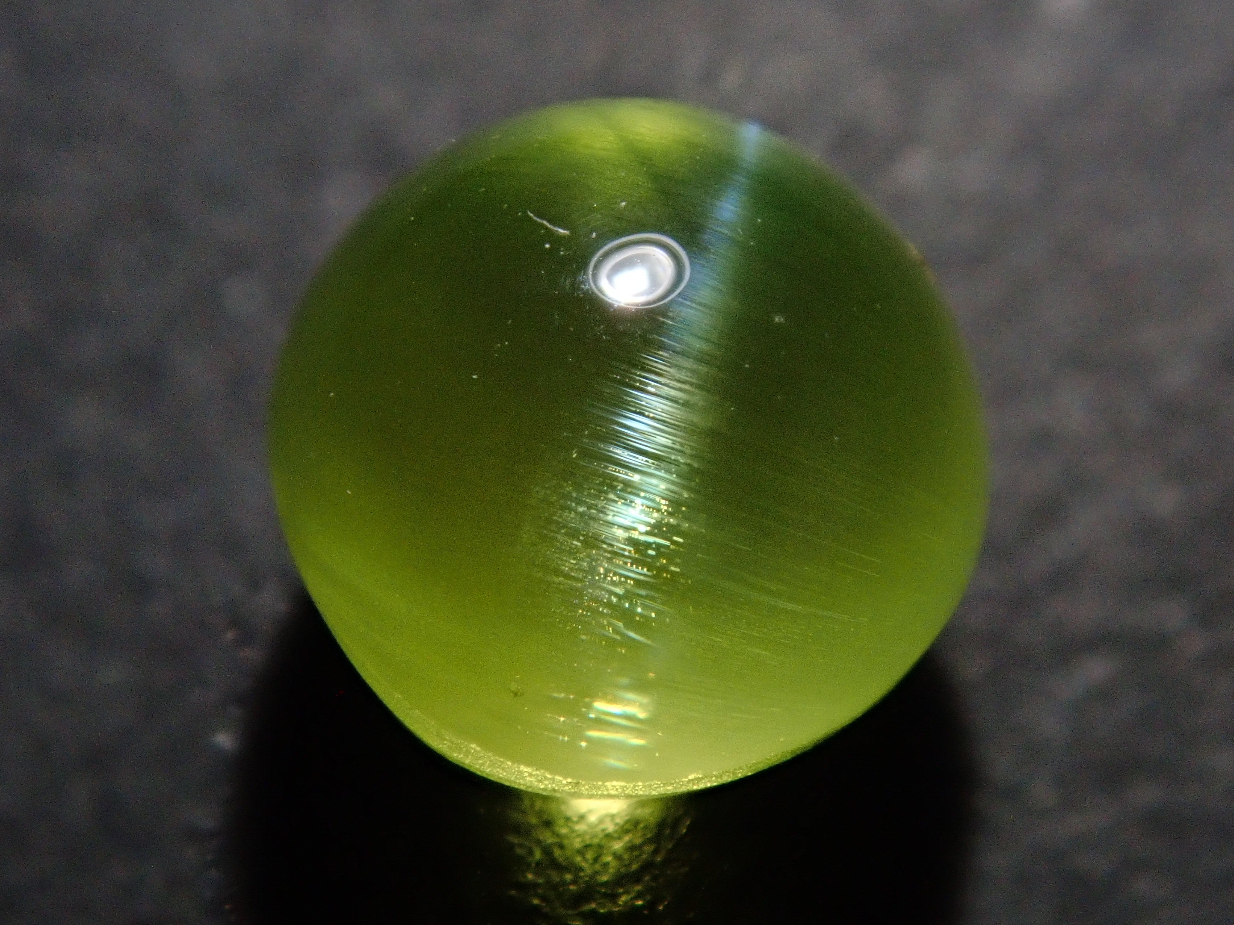 【1/1 22時販売】インド産パロットクリソベリルキャッツアイ 5.6mm/1.715ctルース