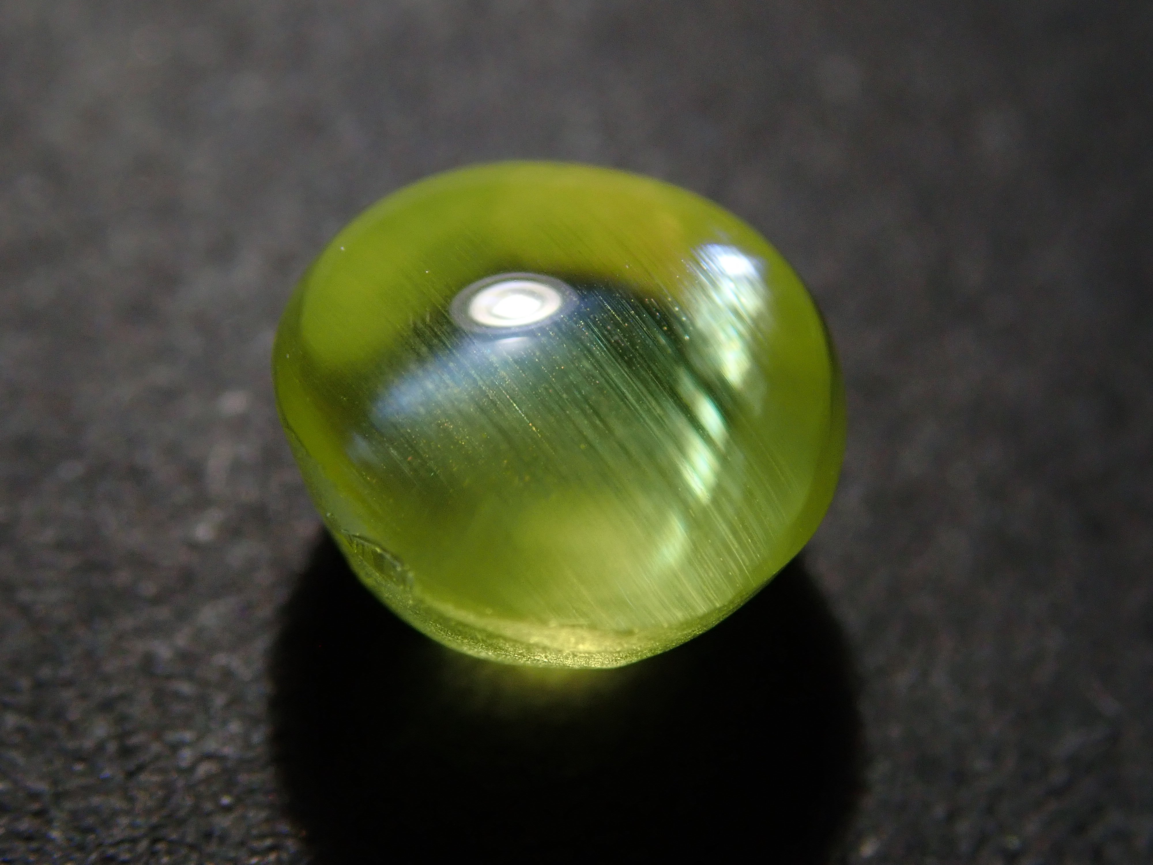 【1/9 22時販売】インド産パロットクリソベリルキャッツアイ 1.225ctルース