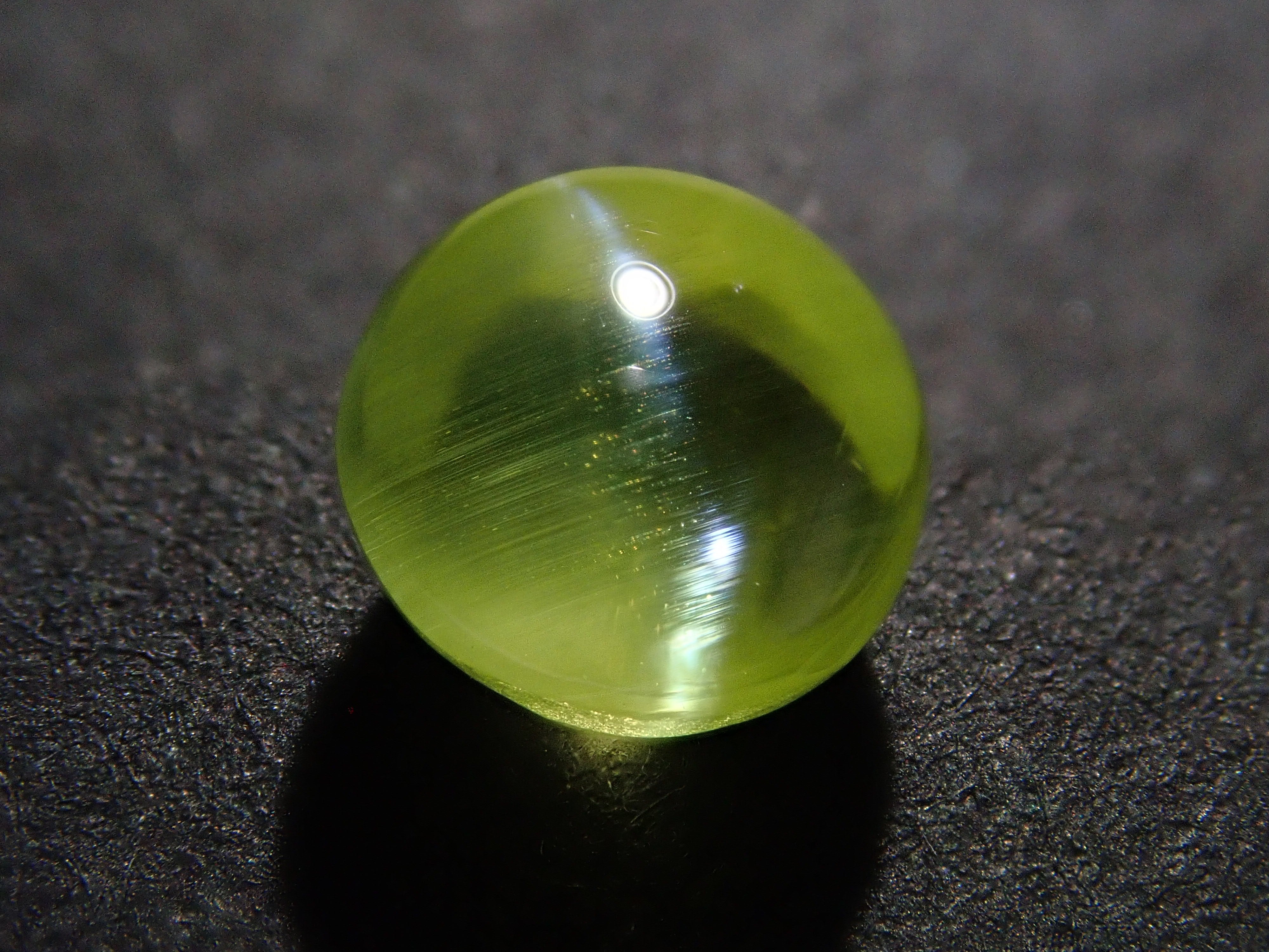 【1/9 22時販売】インド産パロットクリソベリルキャッツアイ 1.225ctルース