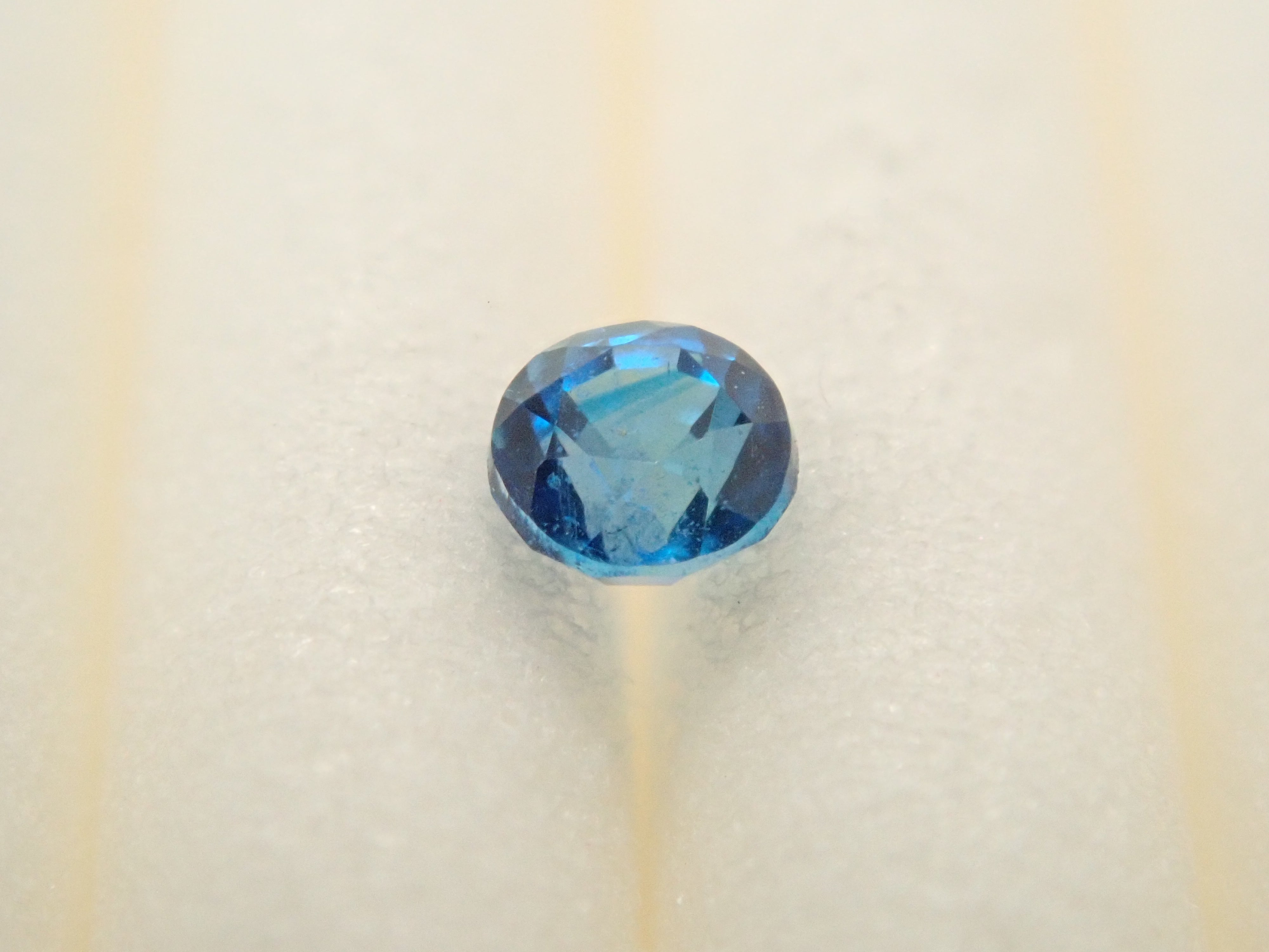 【12/29 22時販売】ジンバブエ産ユークレース 2.2mm/0.065ctルース