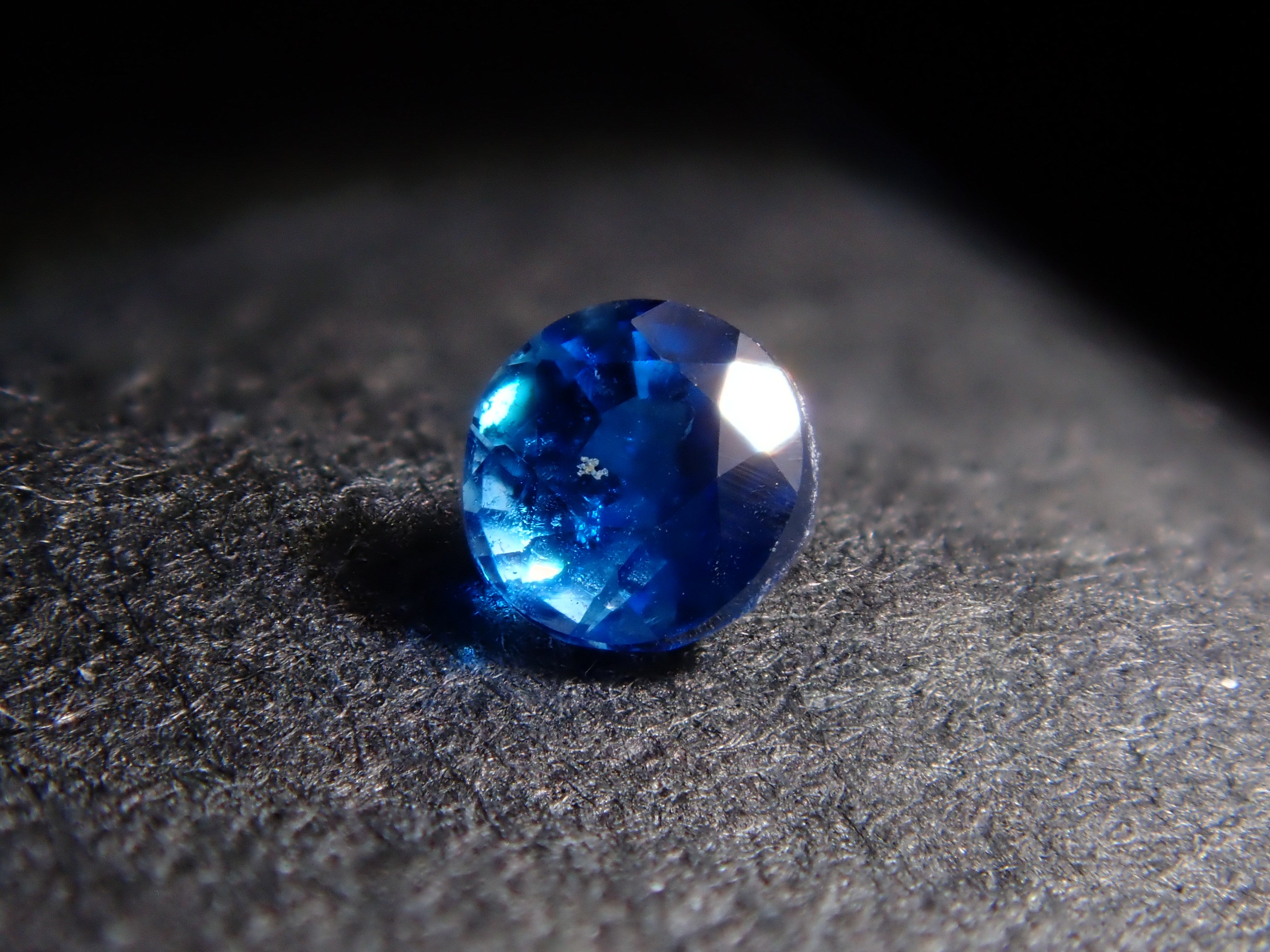 【12/29 22時販売】ジンバブエ産ユークレース 2.2mm/0.065ctルース