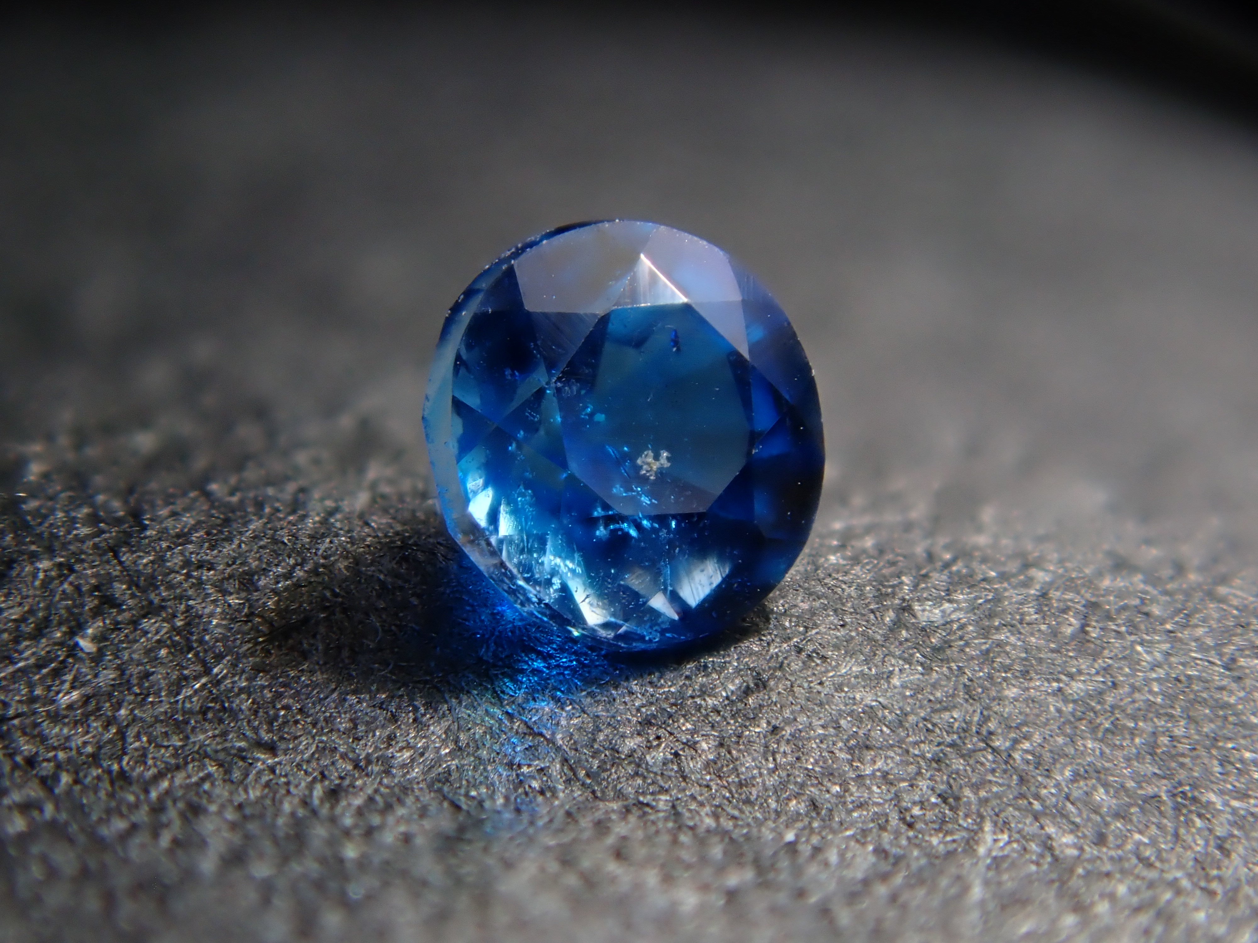 【12/29 22時販売】ジンバブエ産ユークレース 2.2mm/0.065ctルース