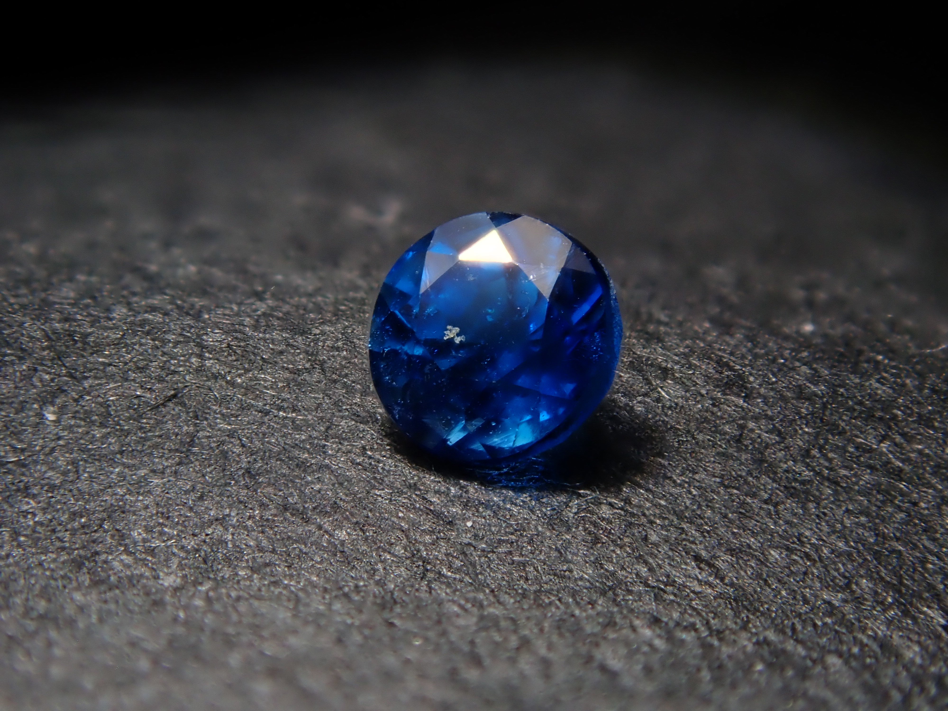 【12/29 22時販売】ジンバブエ産ユークレース 2.2mm/0.065ctルース