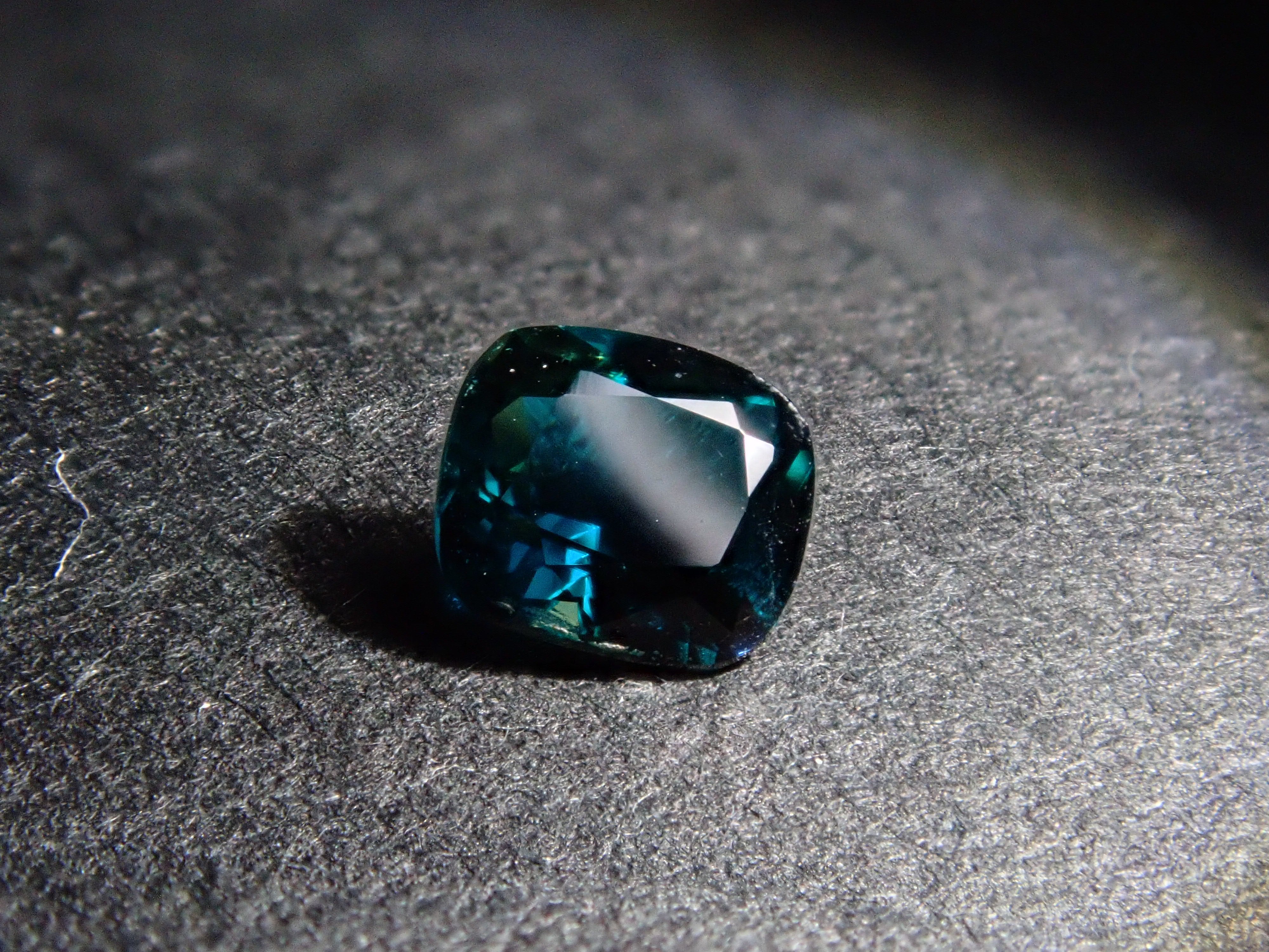 【12/29 22時販売】パキスタン産ラズライト(天藍石) 0.171ctルース