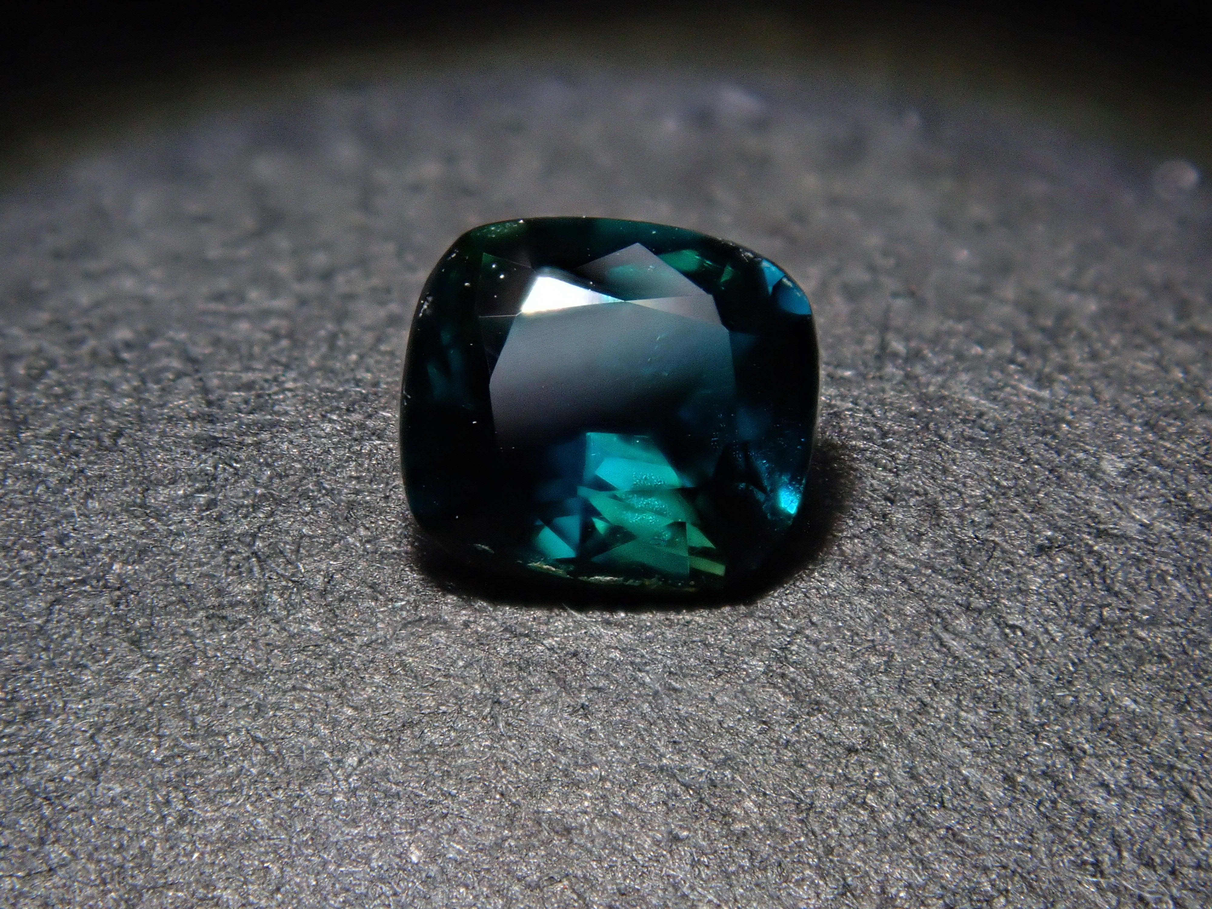 【12/29 22時販売】パキスタン産ラズライト(天藍石) 0.171ctルース