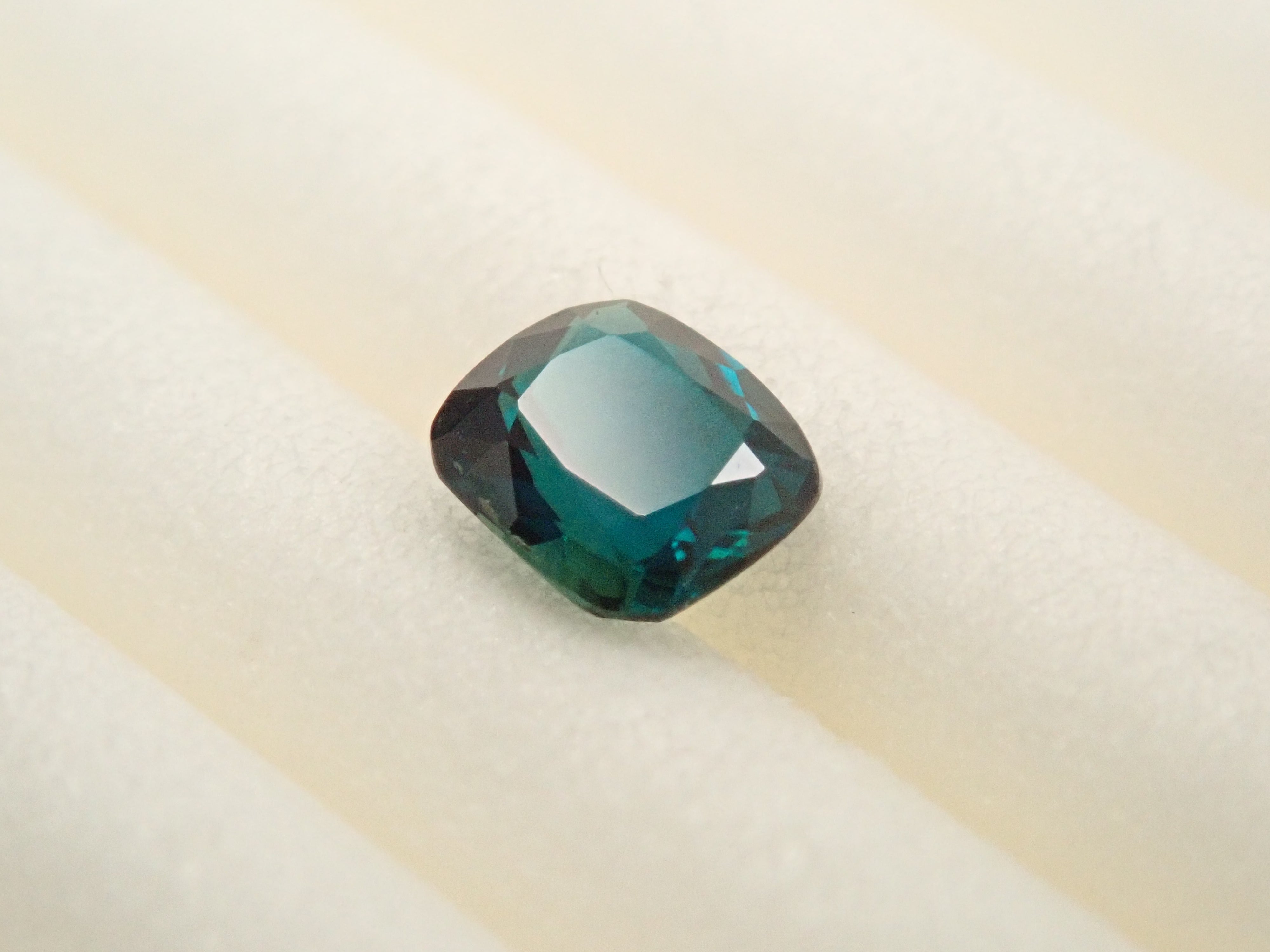 【12/29 22時販売】パキスタン産ラズライト(天藍石) 0.171ctルース