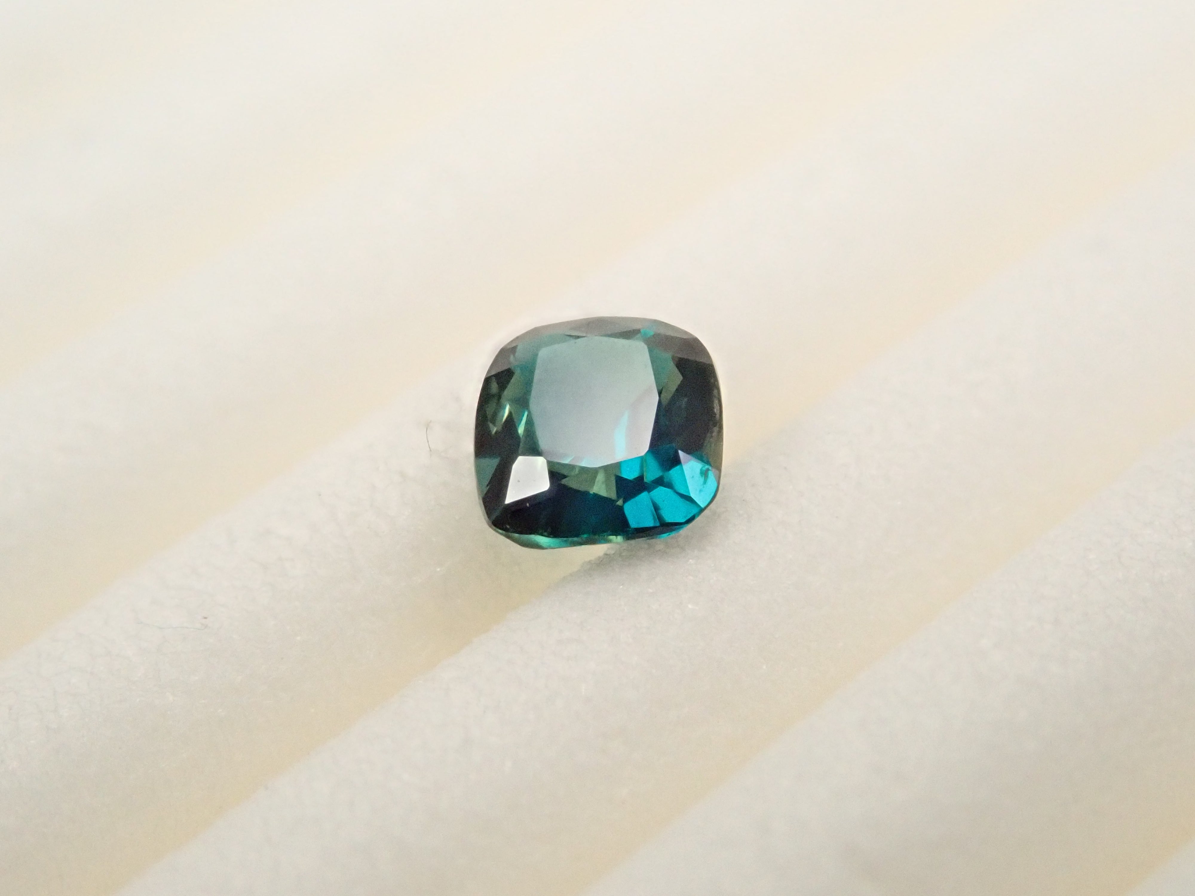 【12/29 22時販売】パキスタン産ラズライト(天藍石) 0.171ctルース