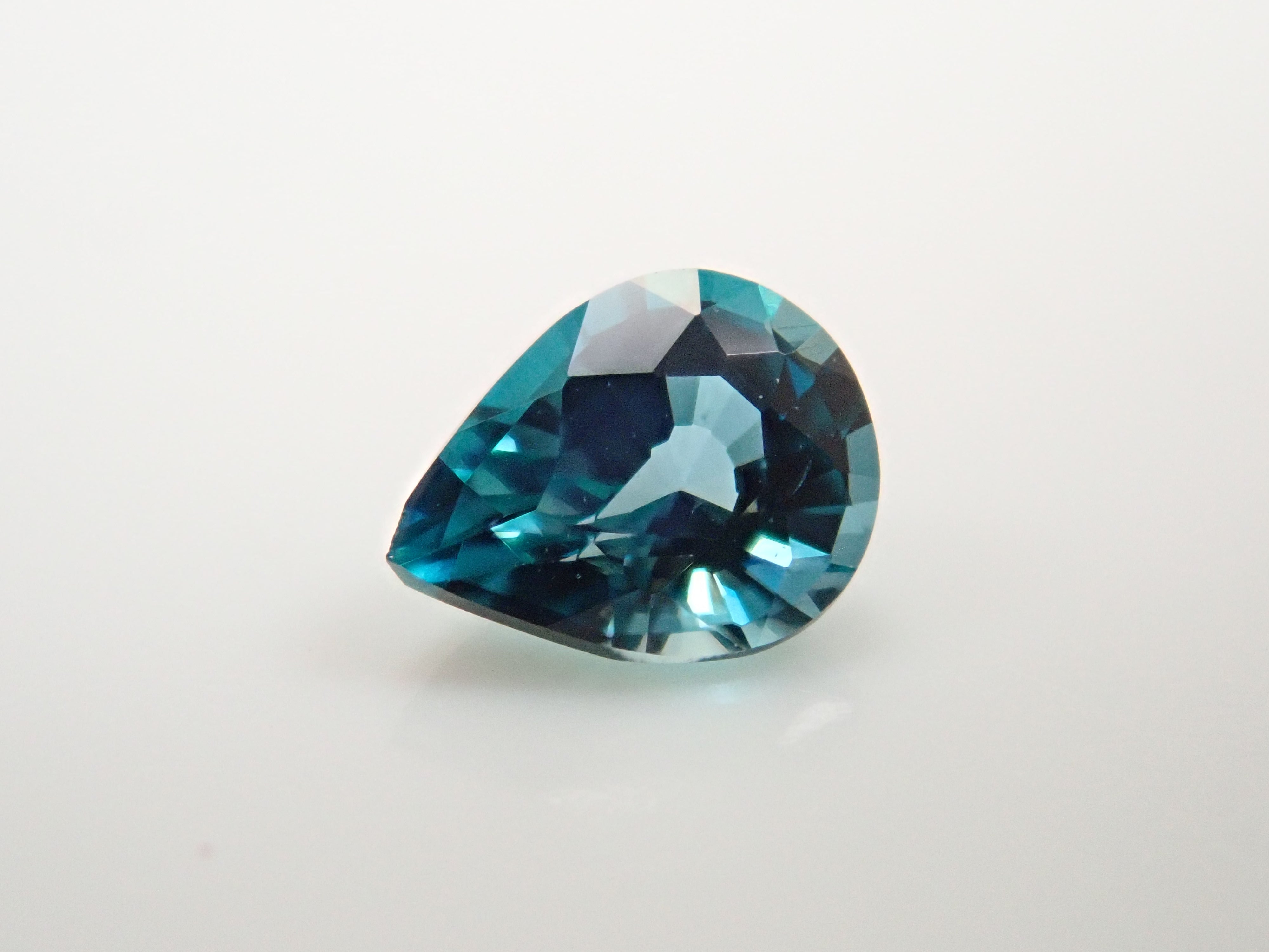 【12/29 22時販売】マダガスカル産グランディディエライト 0.169ctルース