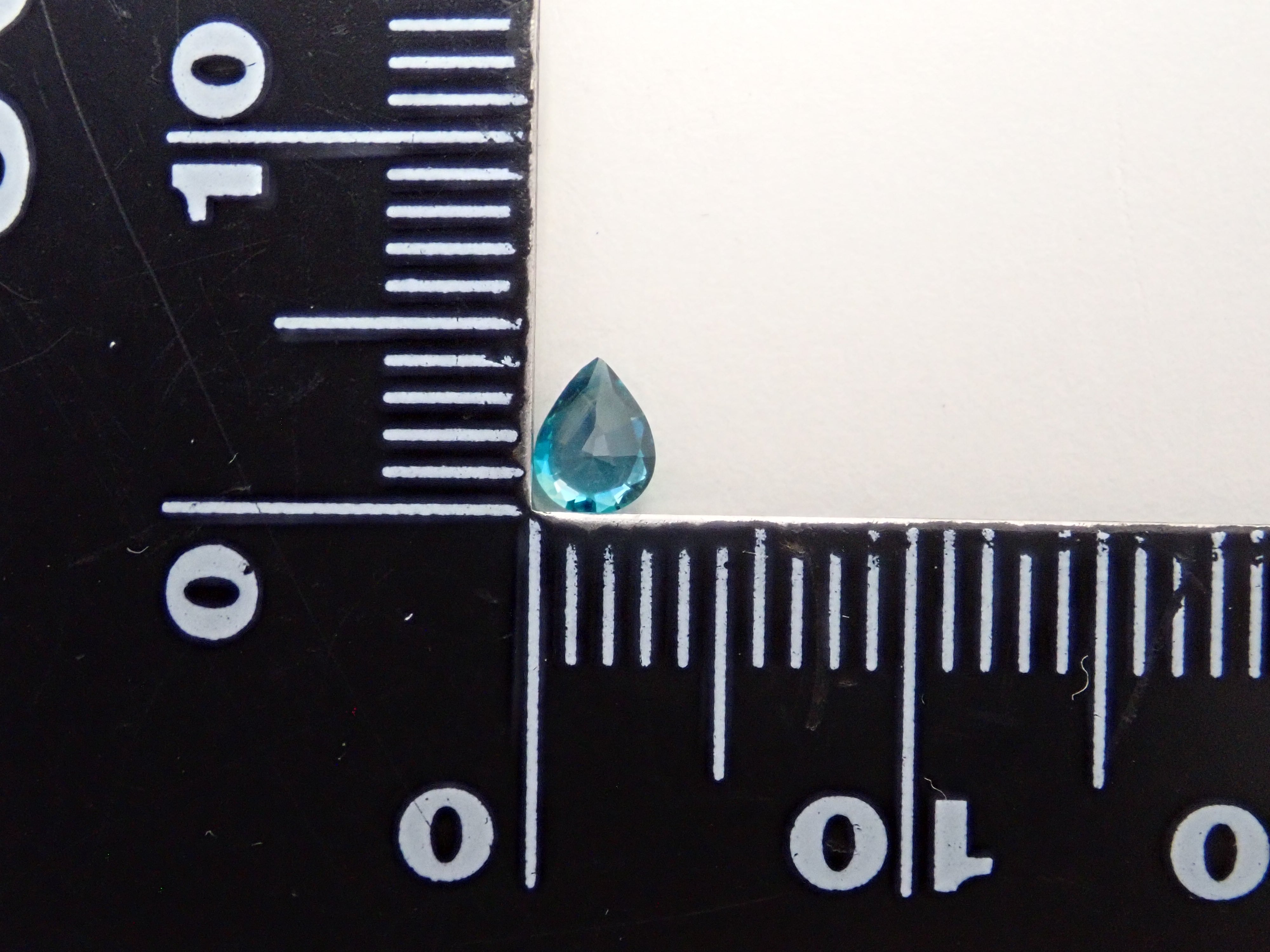 【12/29 22時販売】マダガスカル産グランディディエライト 0.169ctルース