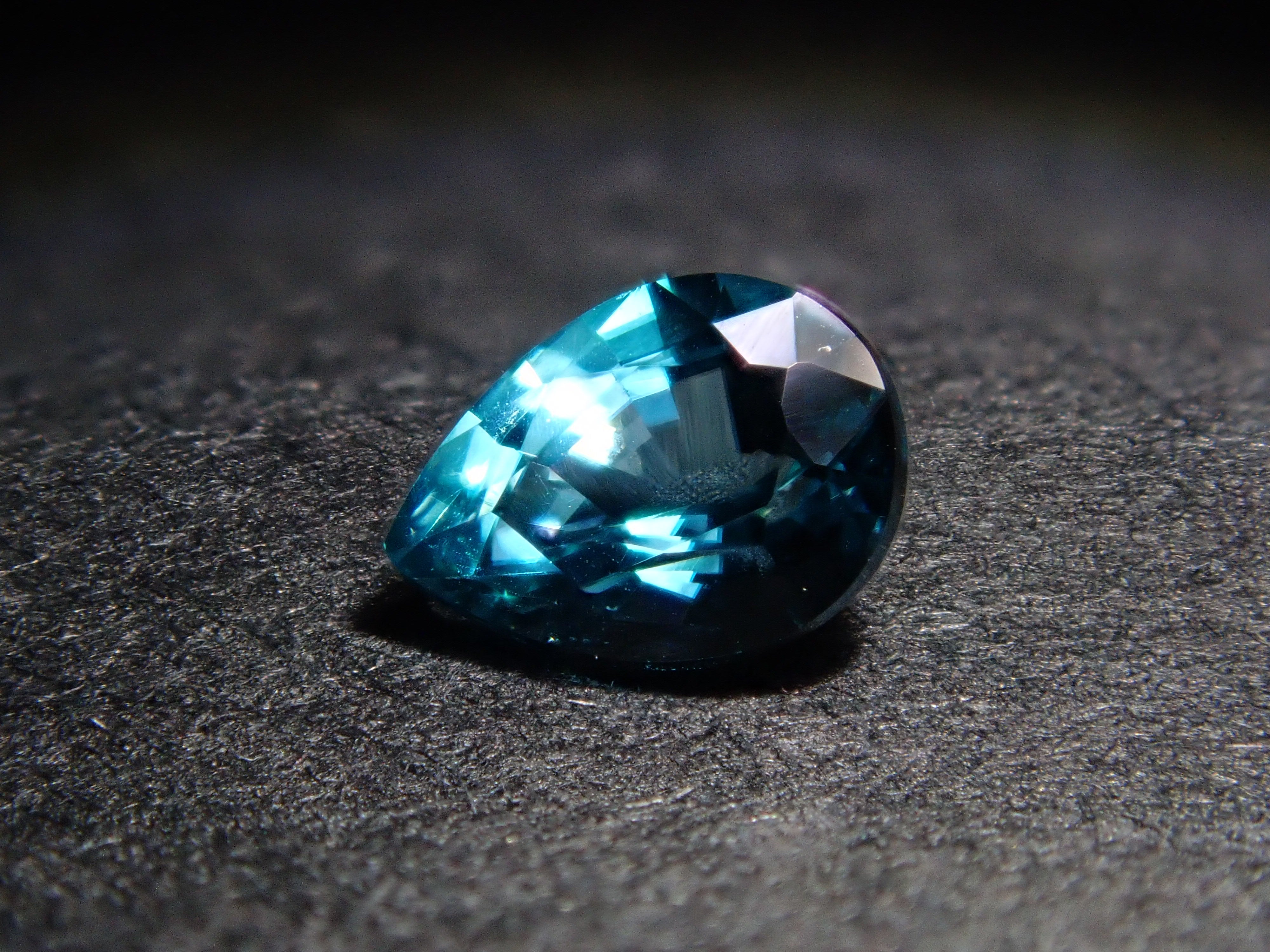 【12/29 22時販売】マダガスカル産グランディディエライト 0.167ctルース