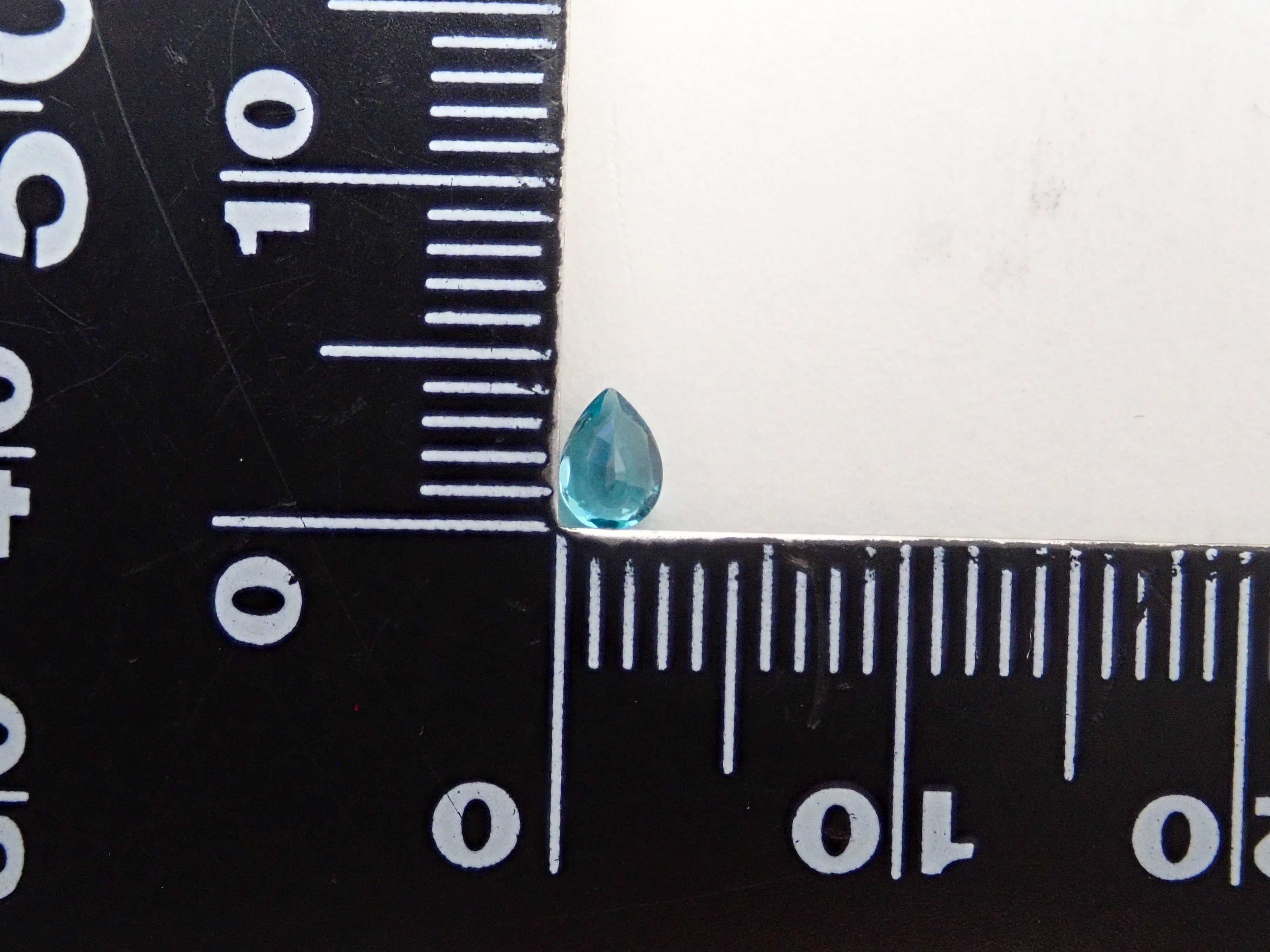 【12/29 22時販売】マダガスカル産グランディディエライト 0.167ctルース