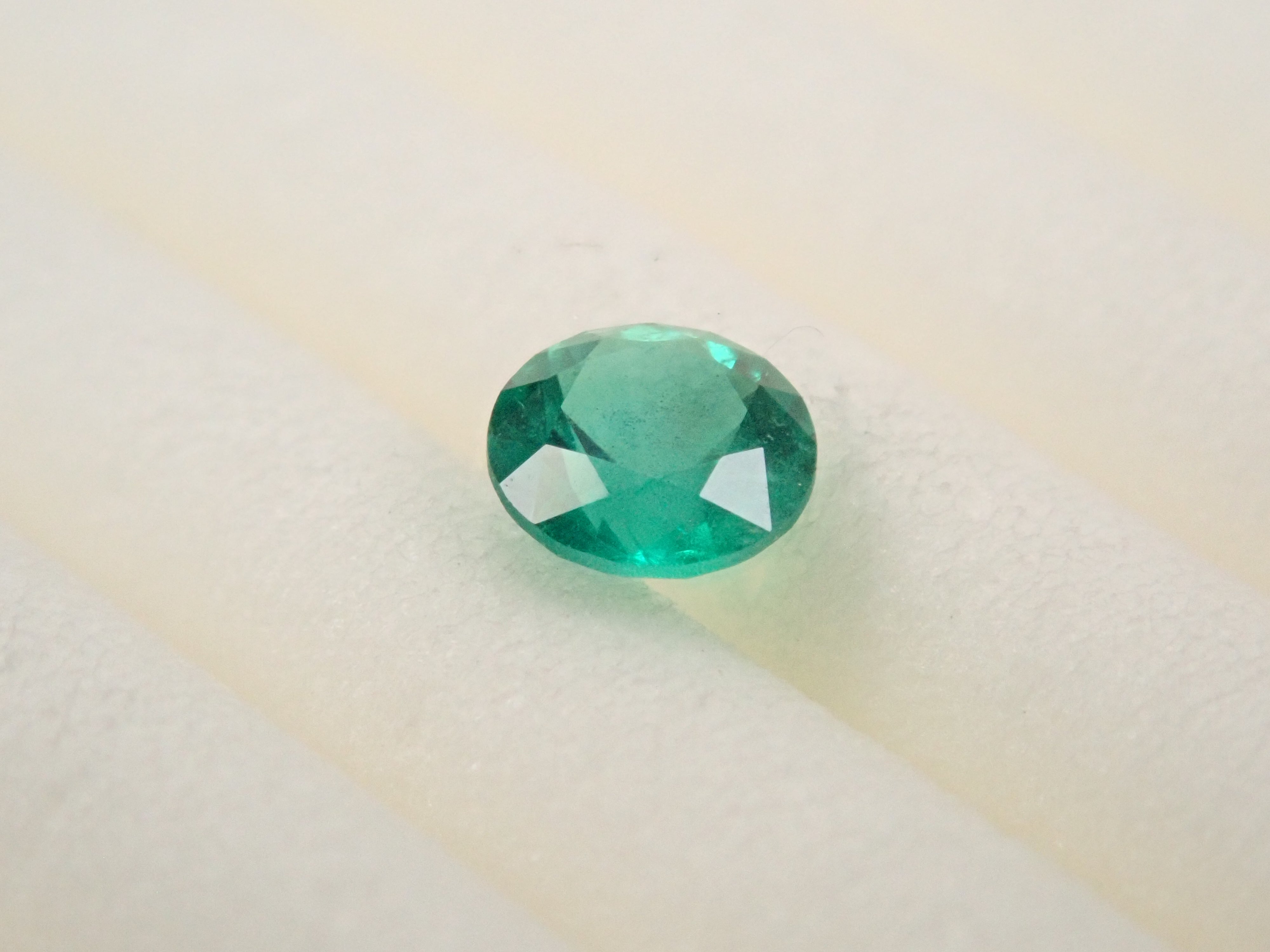 【12/29 22時販売】コロンビア産エメラルド 3.3mm/0.131ctルース