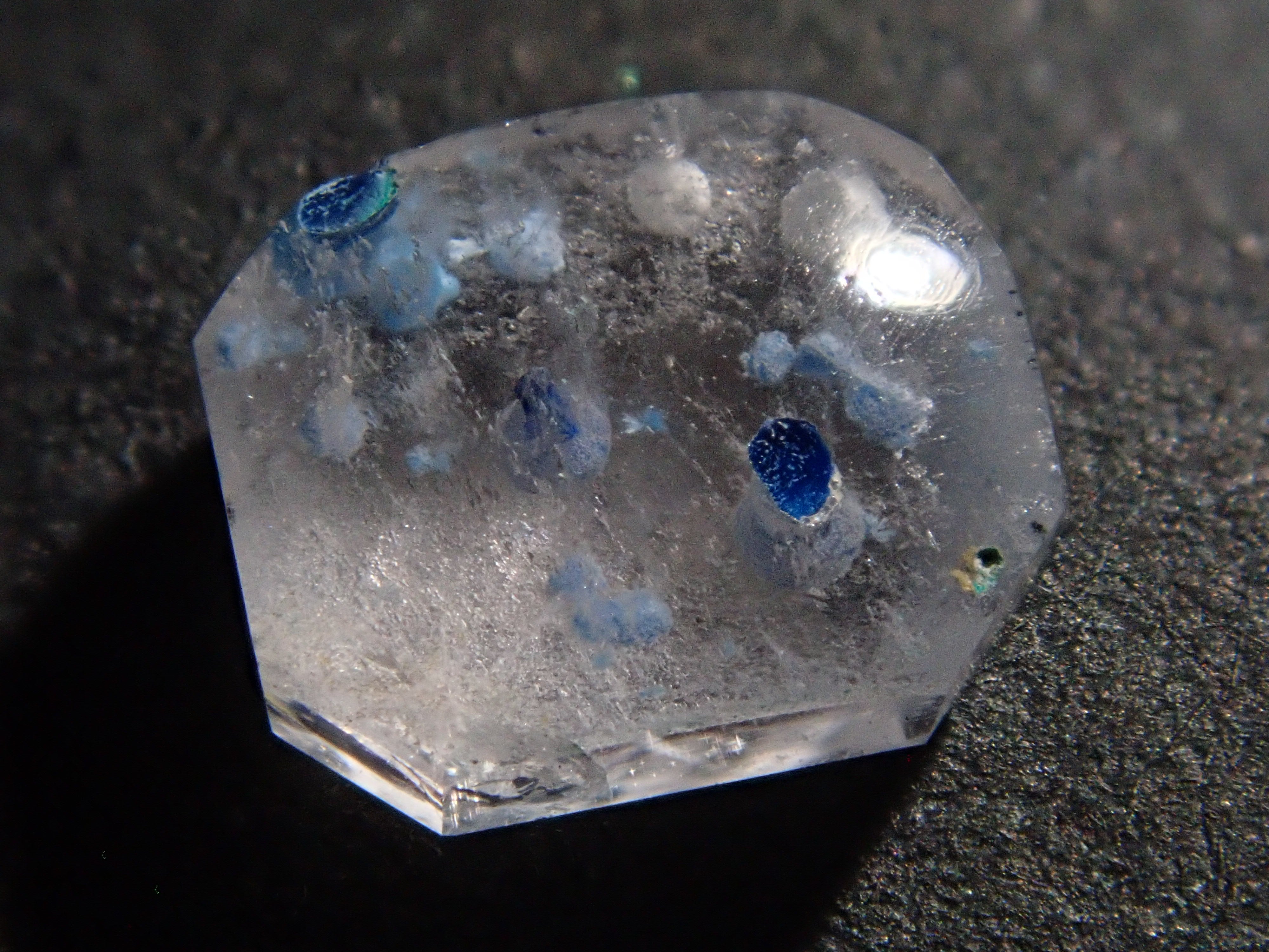 【1/9 22時販売】ブラジル産メデューサクォーツ(パライバクォーツ) 0.848ctルース