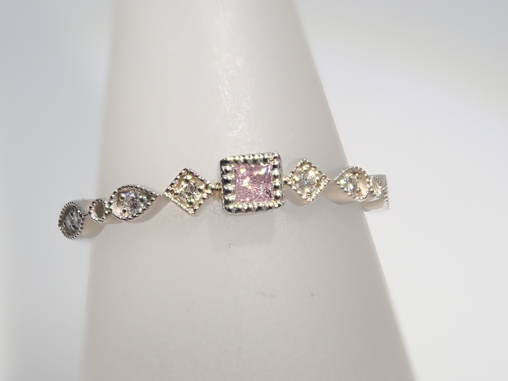 PC283692.jpg?v=1703741730&  