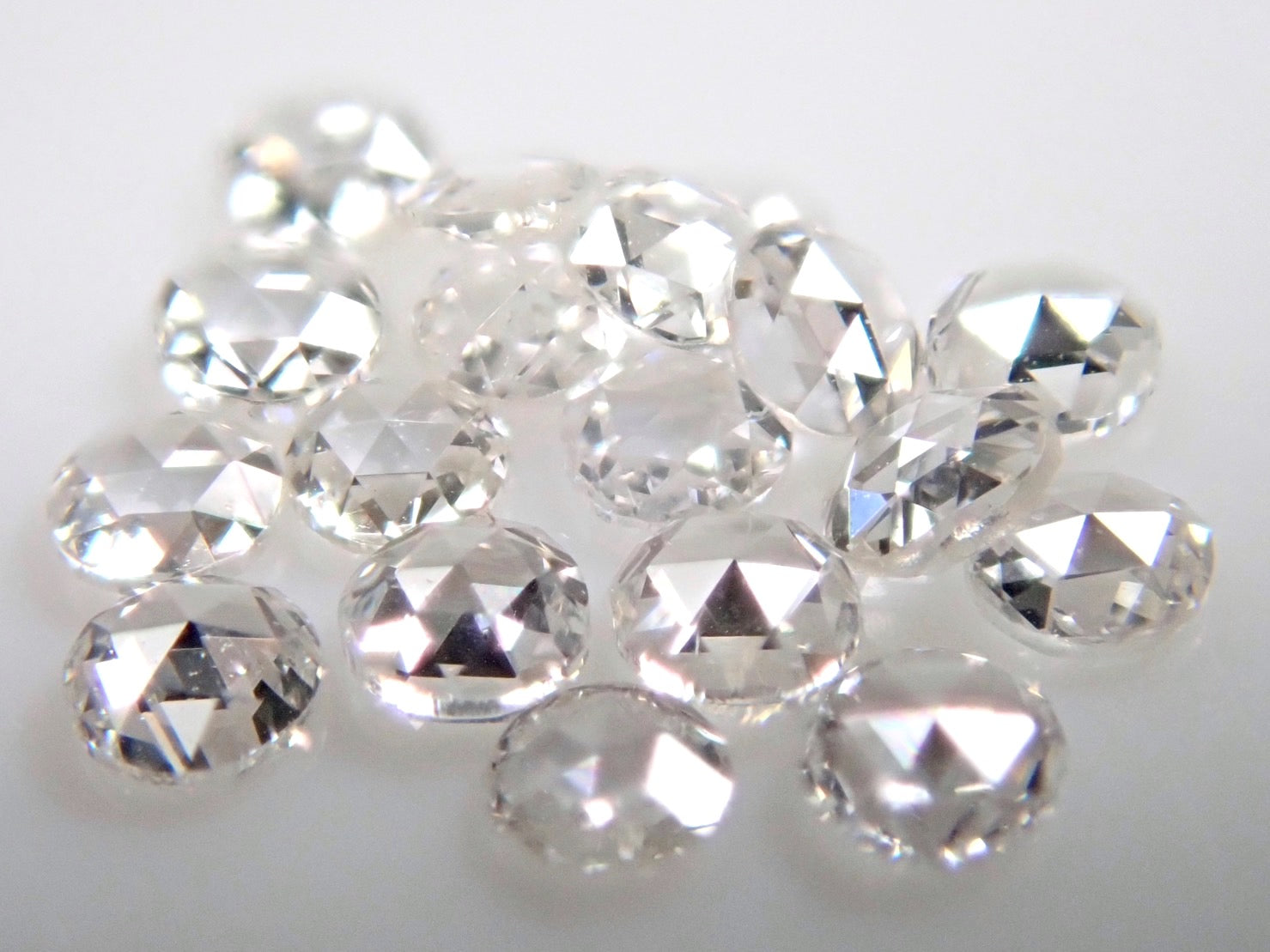 ローズカットダイヤモンド1石（VS-SIクラス相当,1.4-1.5mm）《複数購入 ...